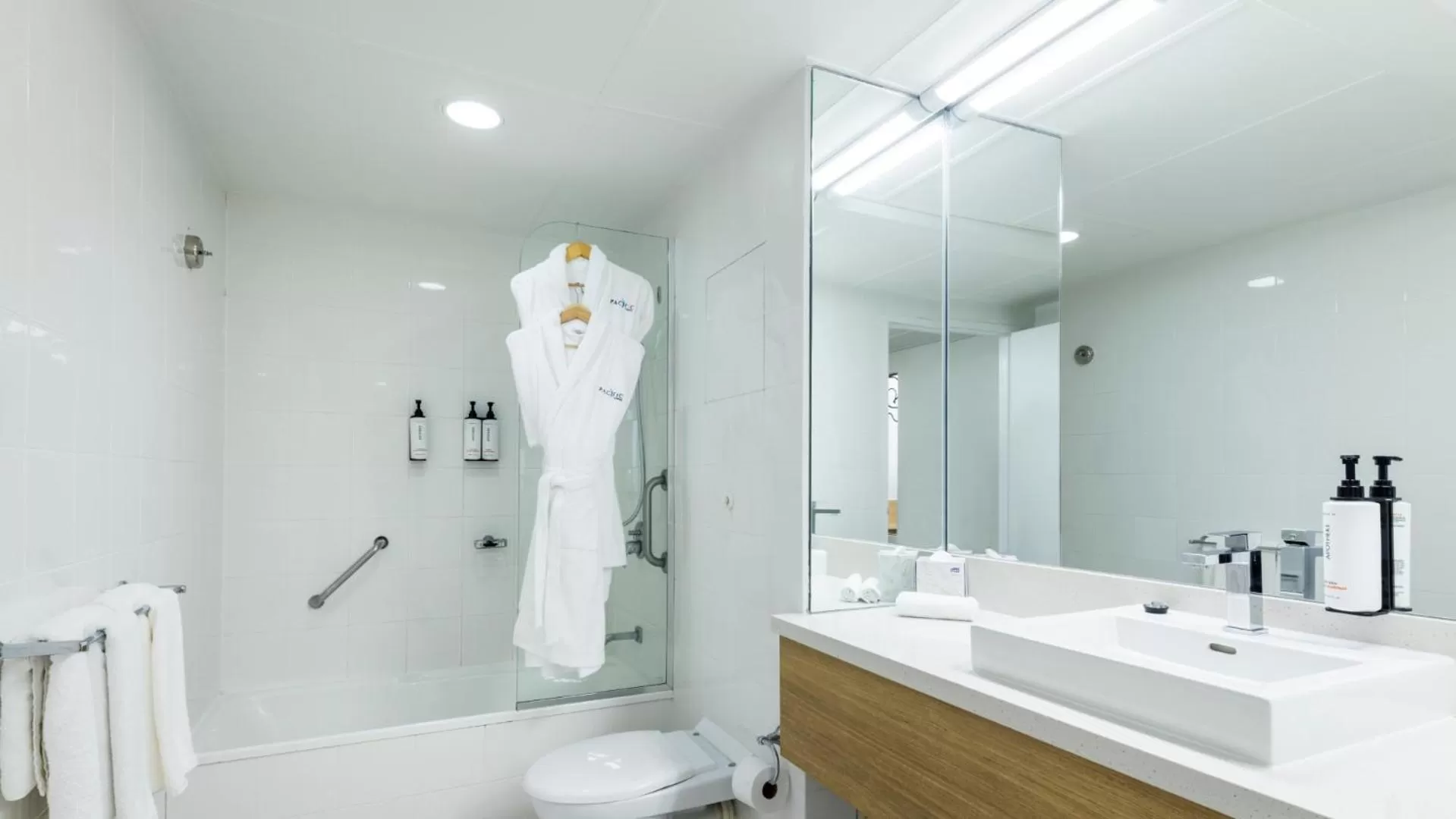 Bathroom in Pacific Hotel Cairns