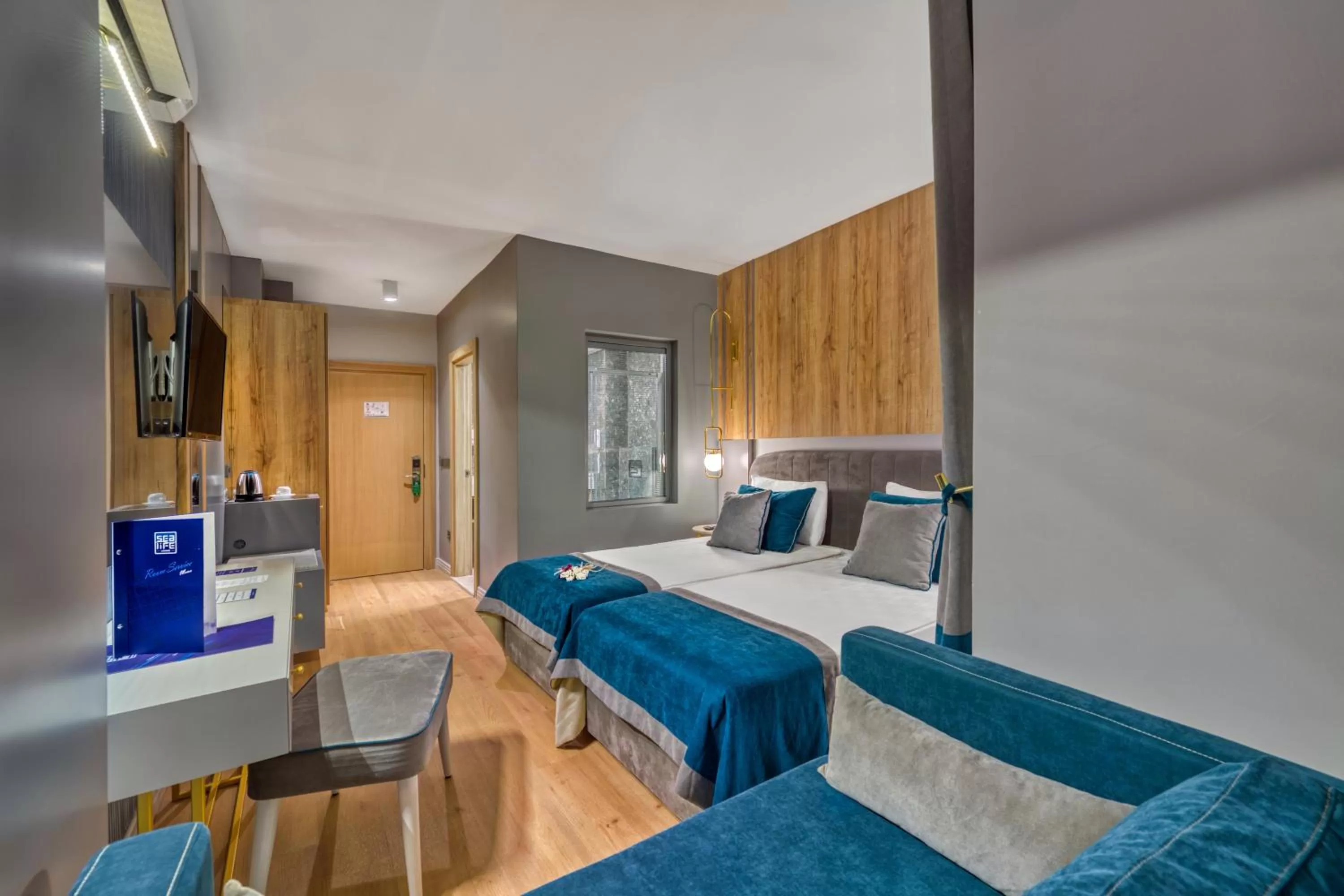 Other, Bed in Sealife Lounge - Adult only