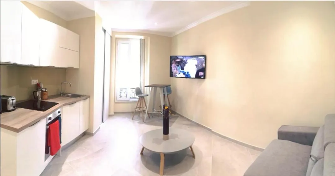 Photo of the whole room in Meyerbeer Beach