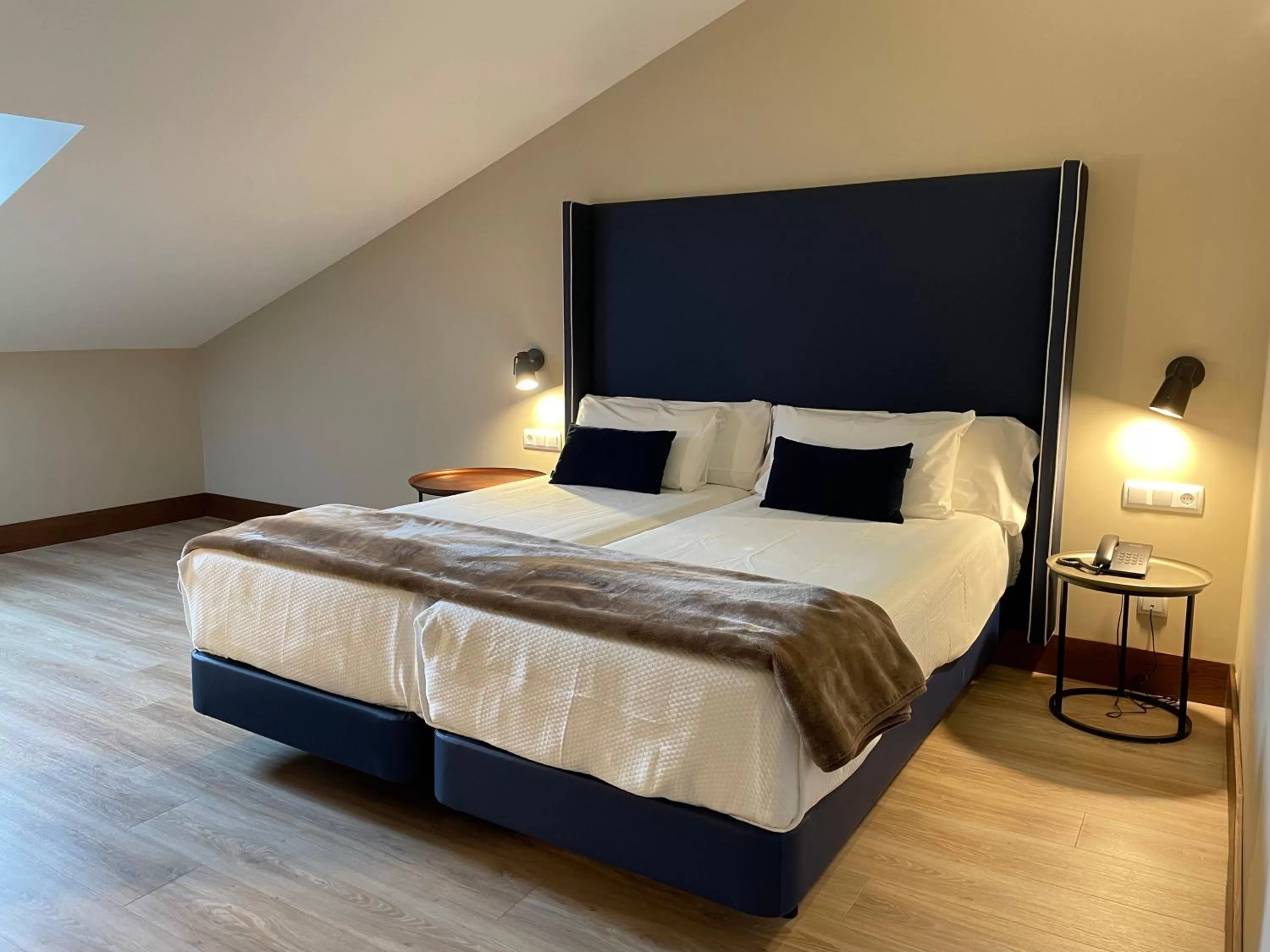 Bedroom, Bed in Hotel Maria Cristina