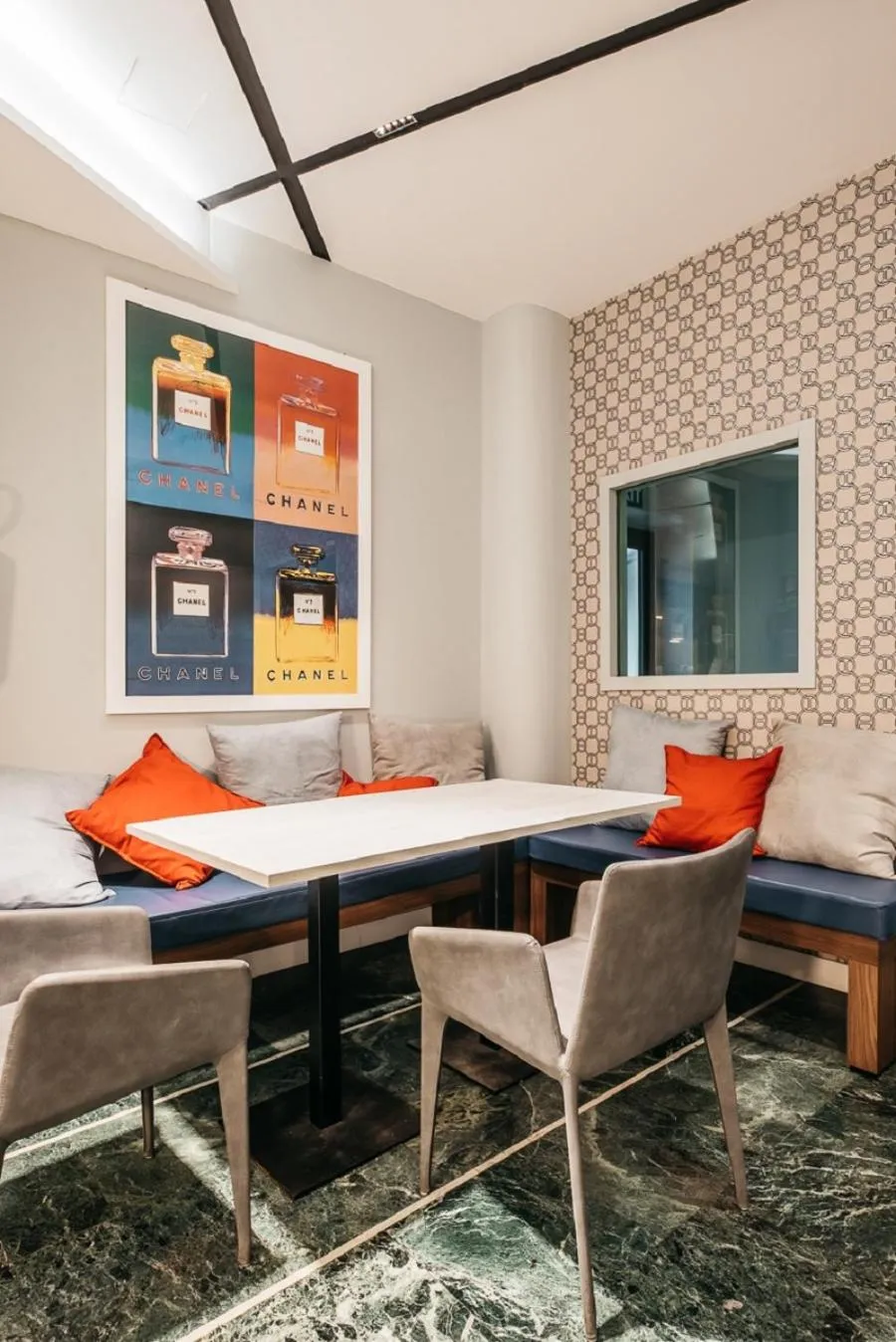 Seating area in Hotel Europa