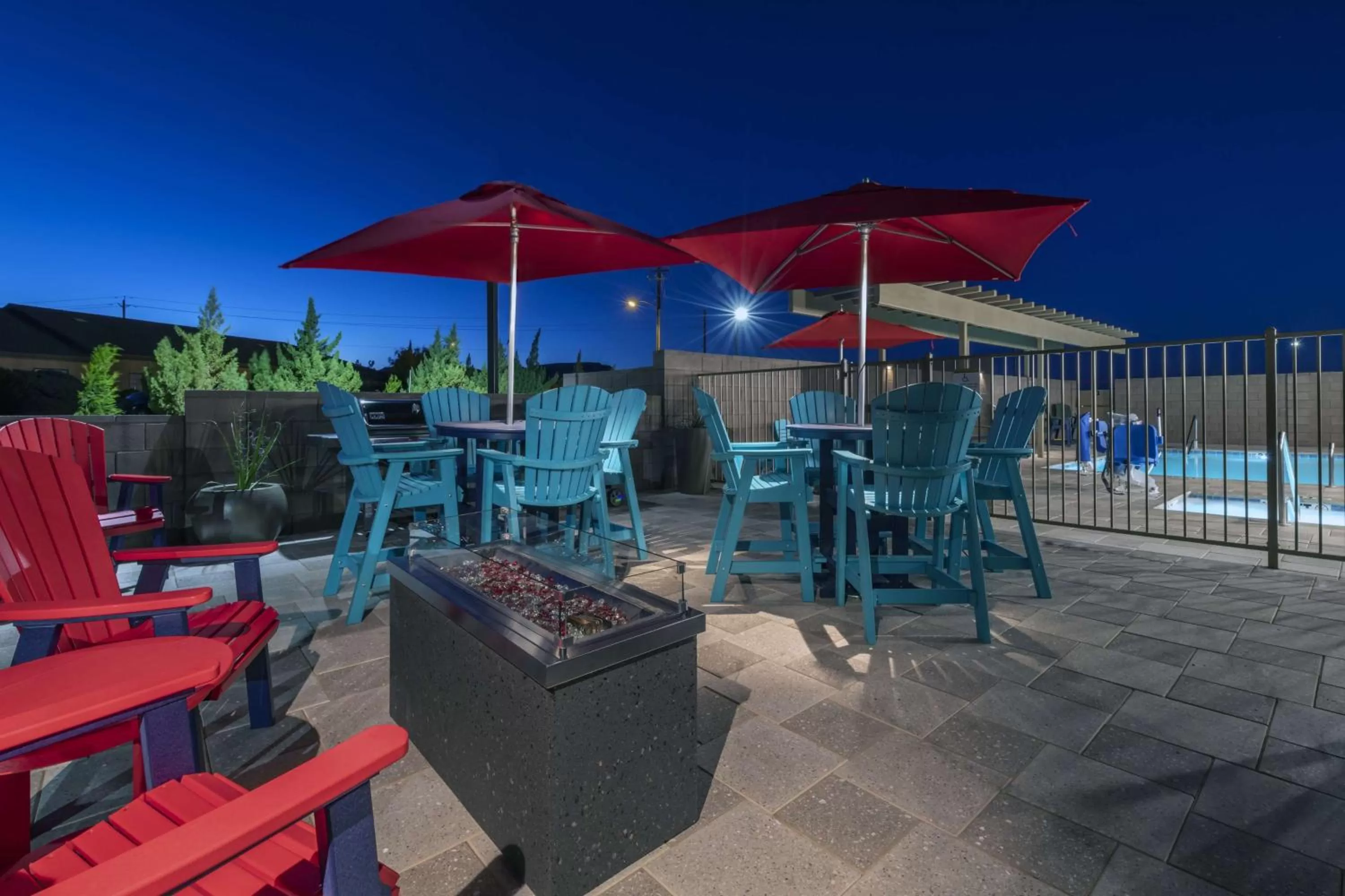 Patio in Home2 Suites by Hilton Kingman