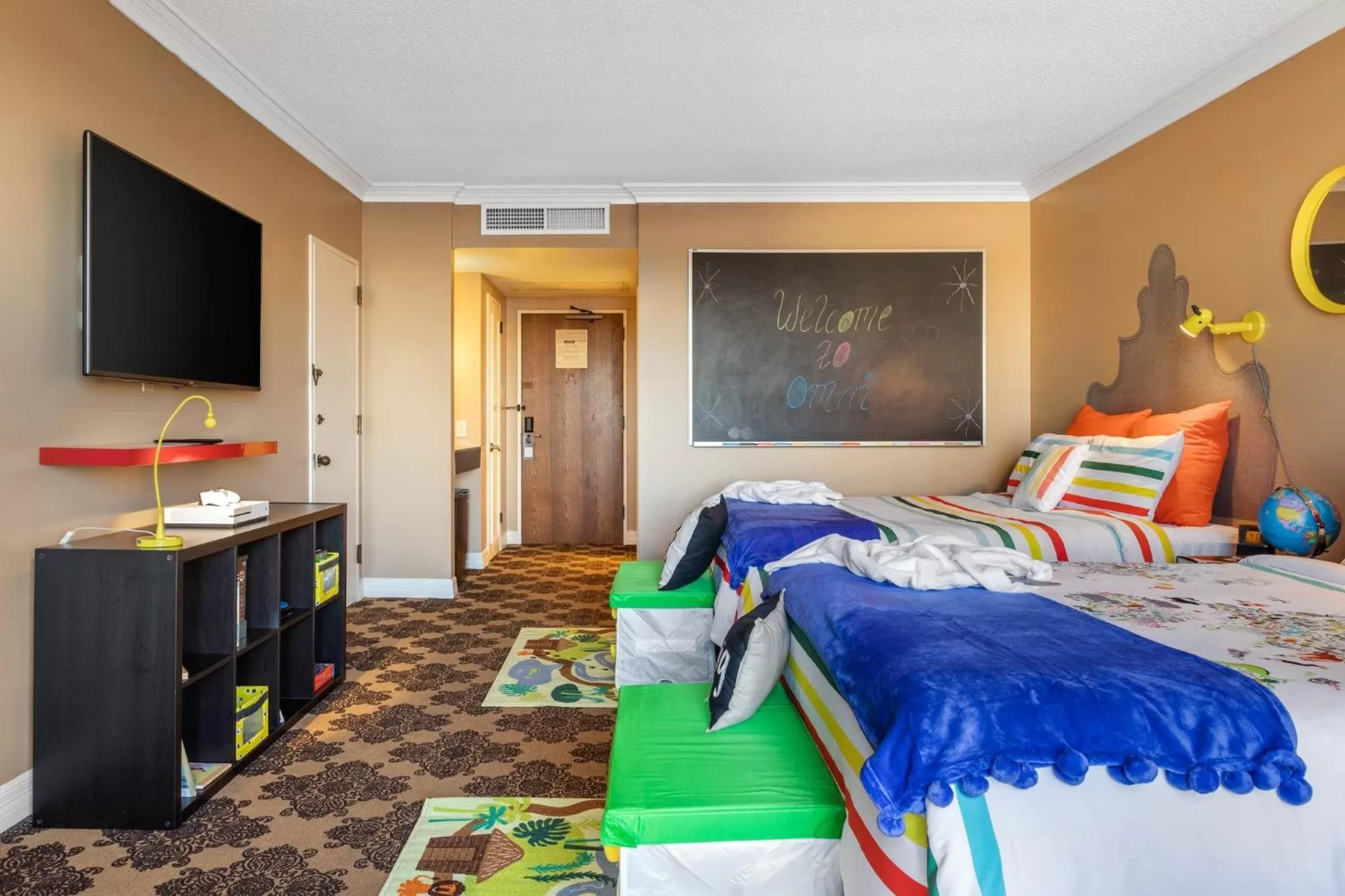 Bedroom, Bed in Omni Houston Hotel