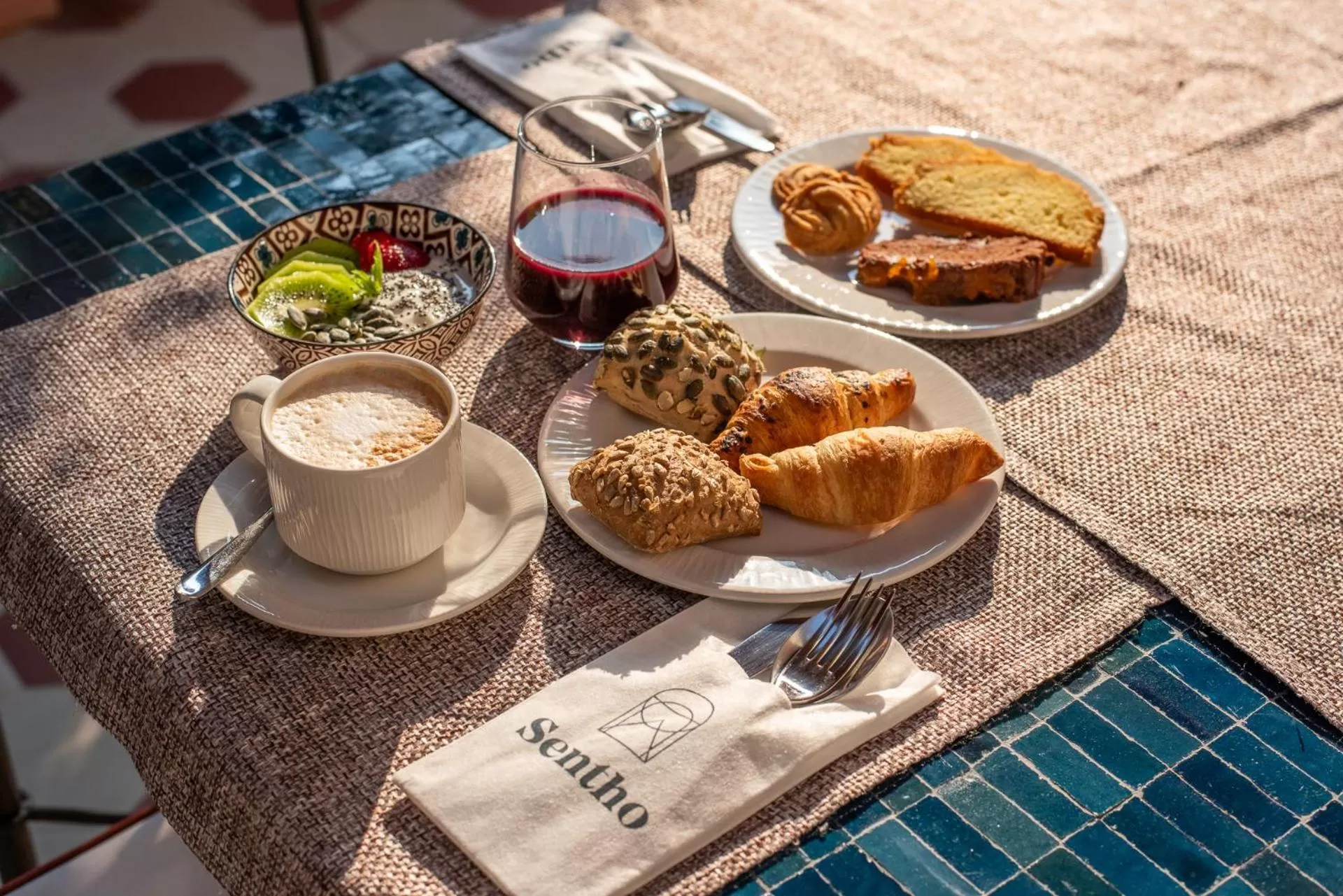 Food and drinks in Sentho Roma