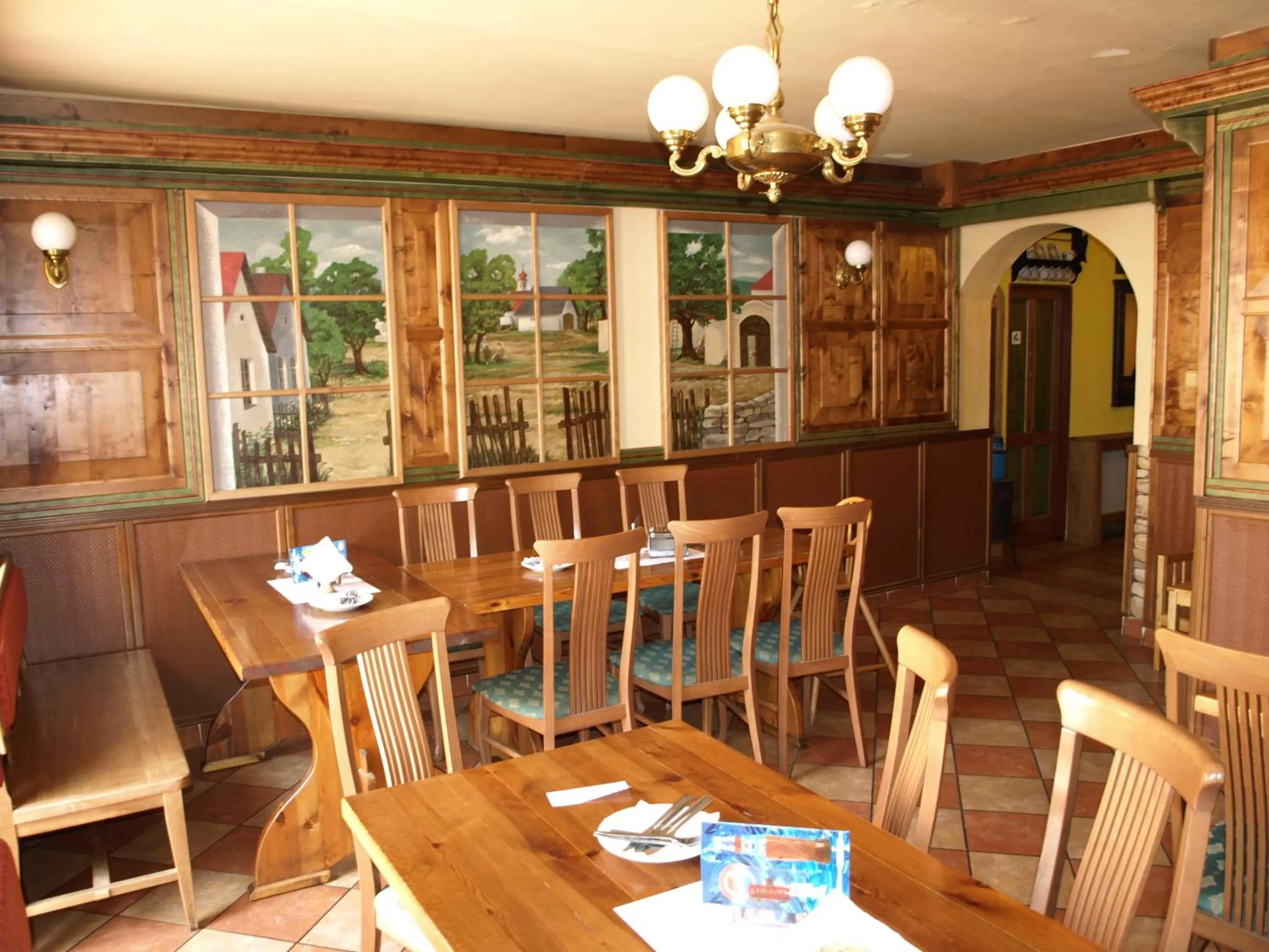 Restaurant/places to eat in Hotel U Lípy