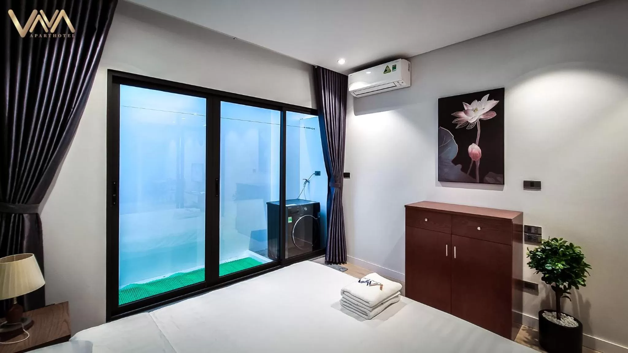 Bed in VNAHOMES APARTHOTEL