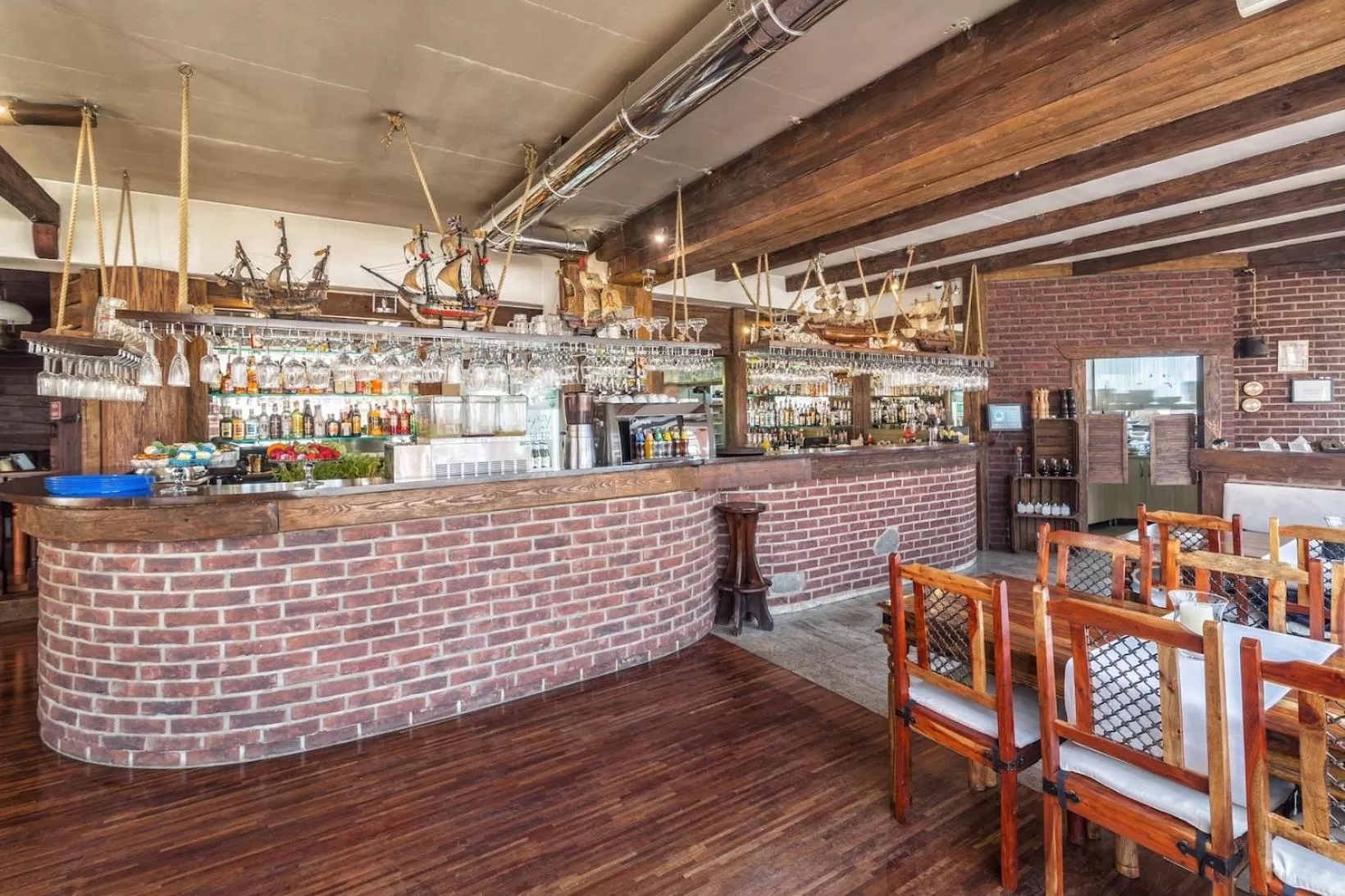 Restaurant/places to eat in COLUMBUS Apartamenty Ustka - Limanowskiego 1