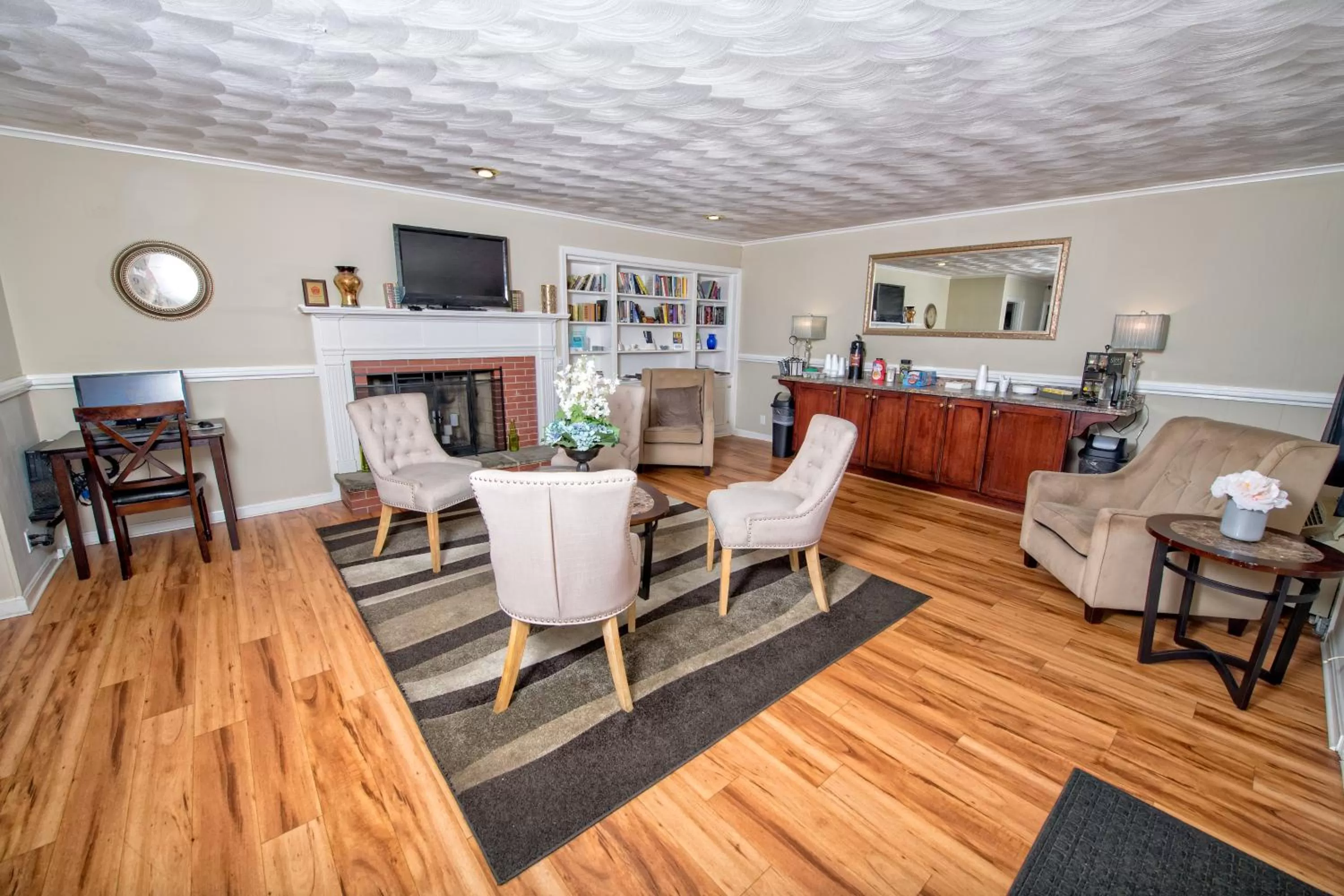 Lobby or reception in Colonial Inn Seekonk