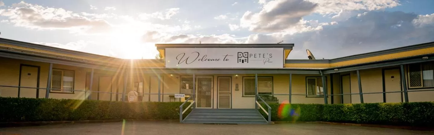 Property Building in Pete's Place Roma