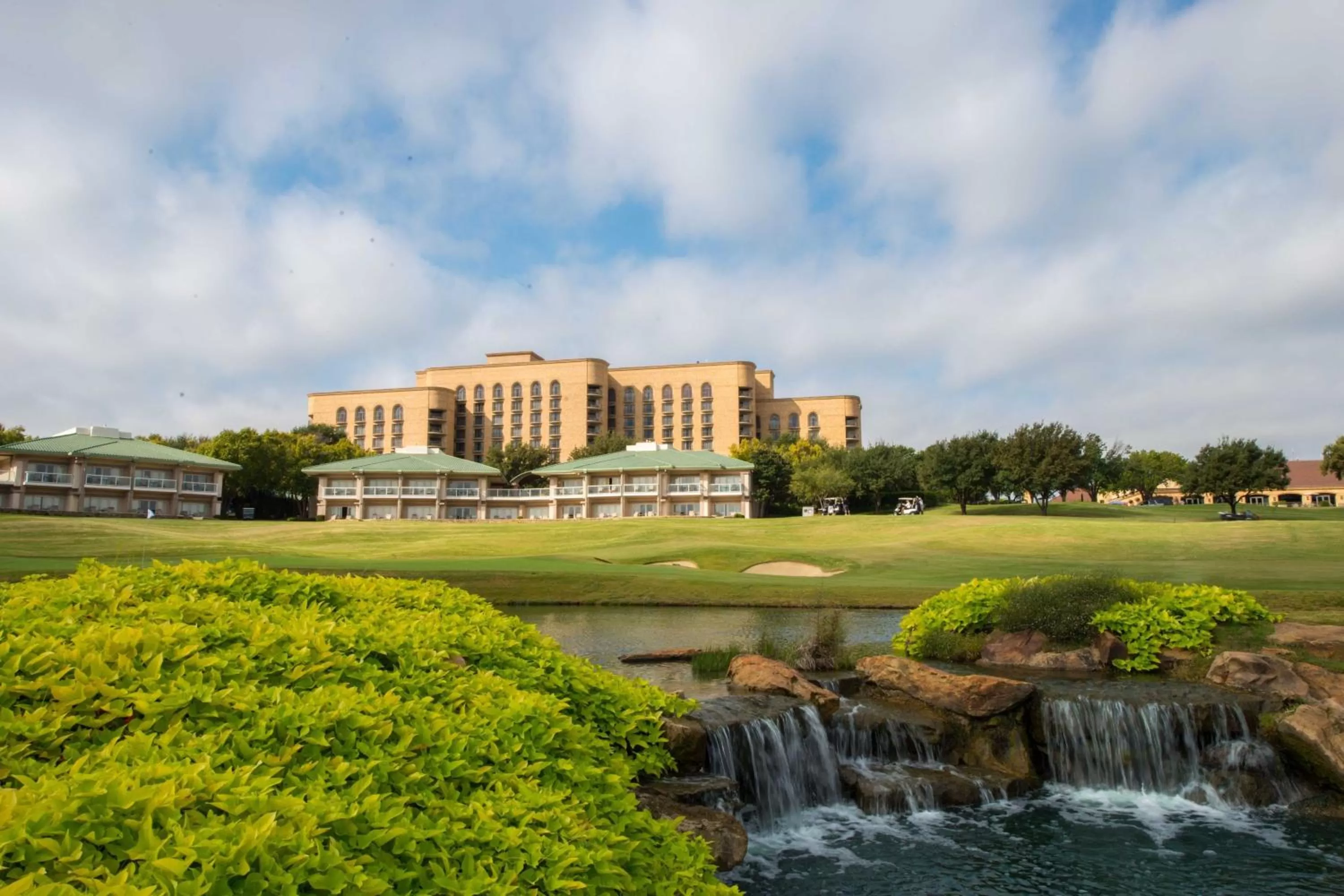 The Ritz-Carlton Dallas, Las Colinas