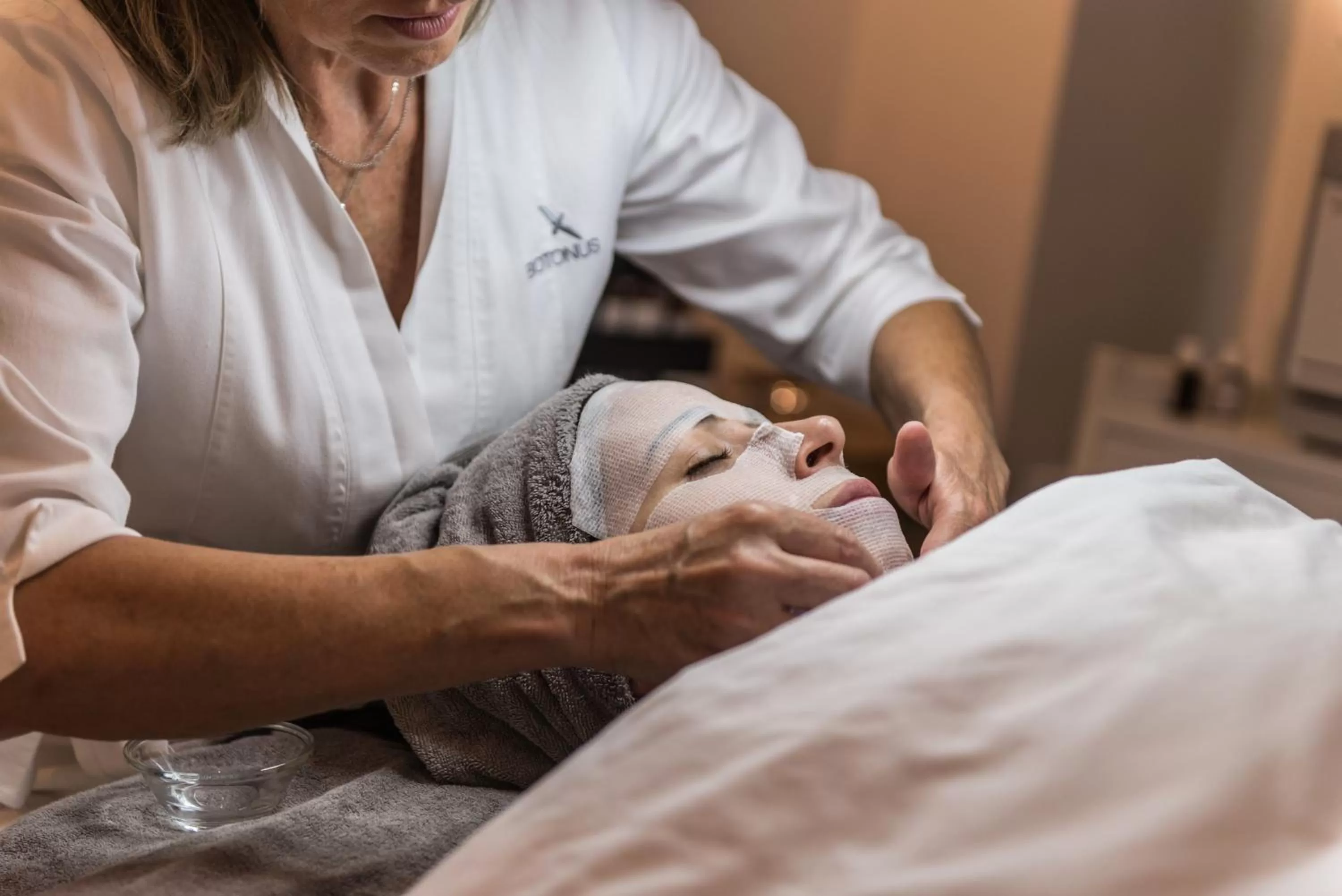 Spa and wellness centre/facilities in Hôtel du Grand Lac Excelsior