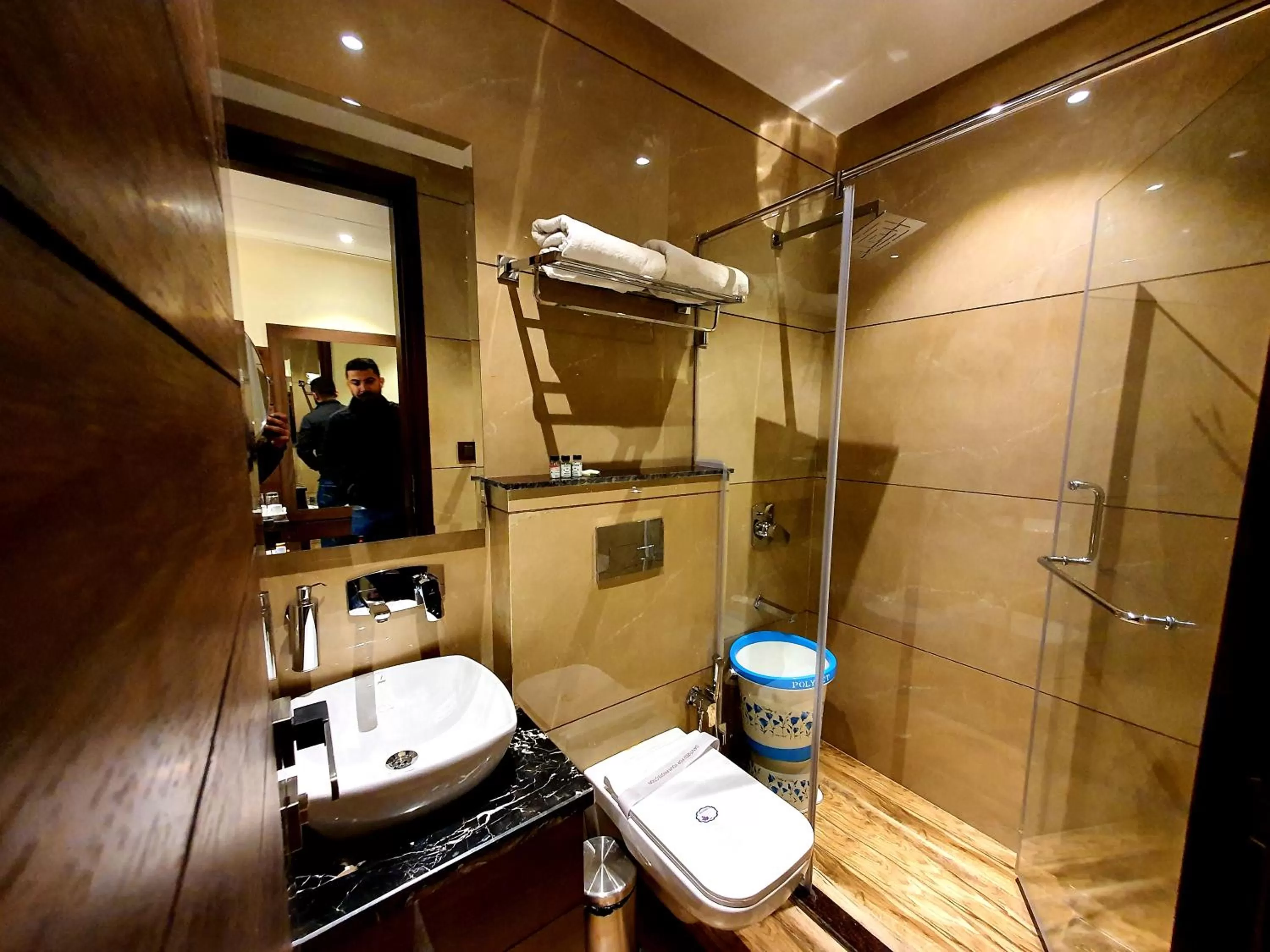 Hotel Makhan Residency