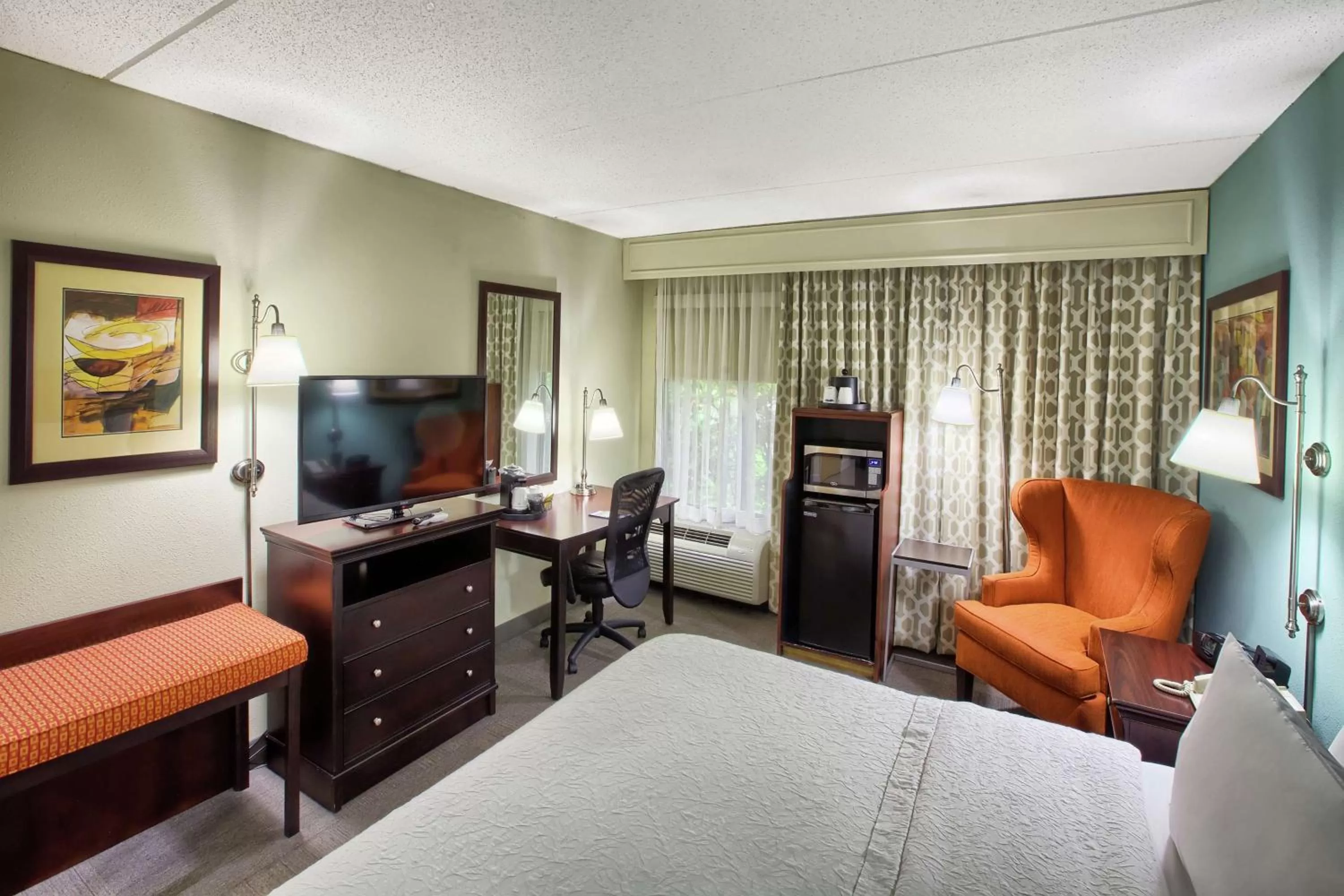 Bedroom, Bed in Hampton Inn Raleigh/Garner