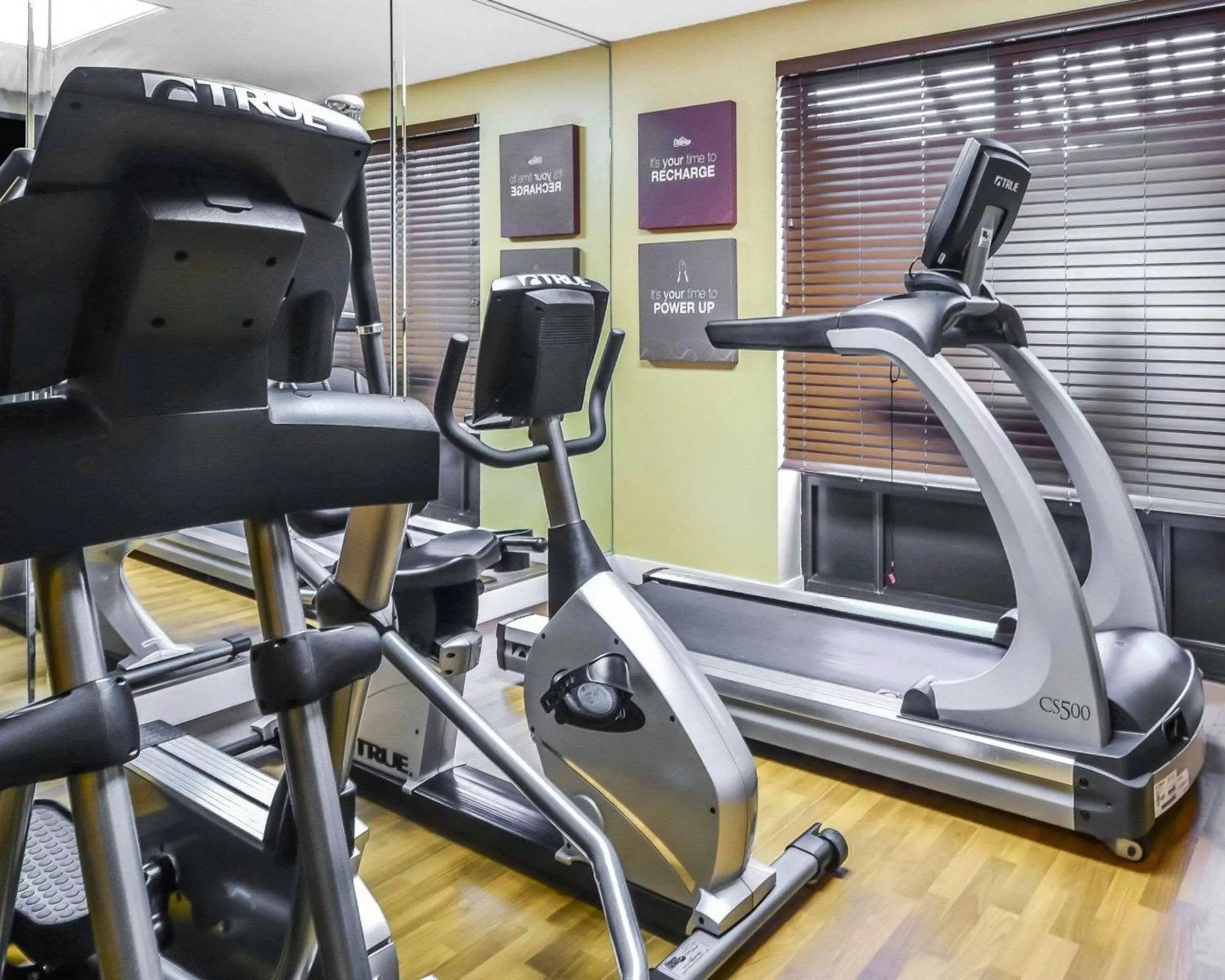 Fitness centre/facilities in Comfort Suites Tampa - Brandon