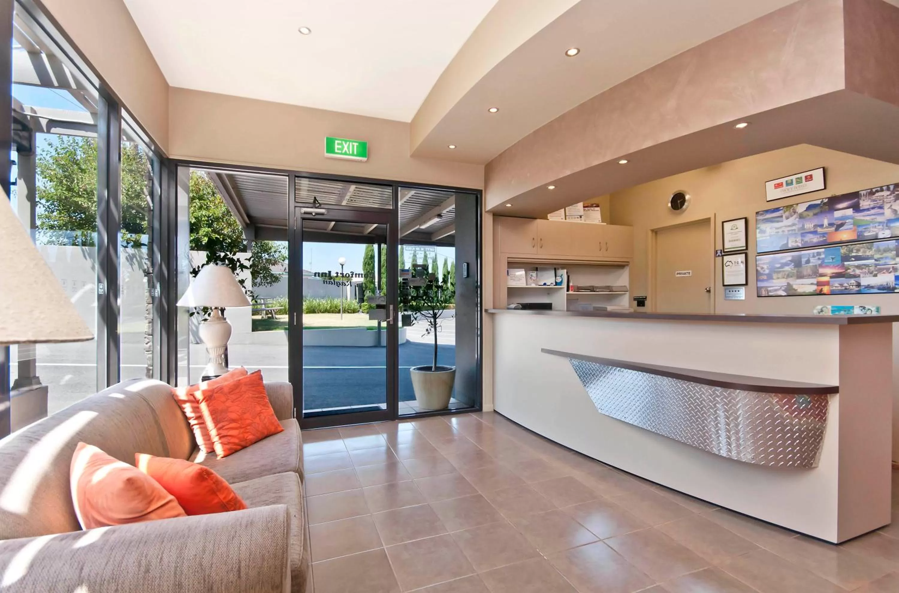 Lobby or reception in Comfort Inn On Raglan