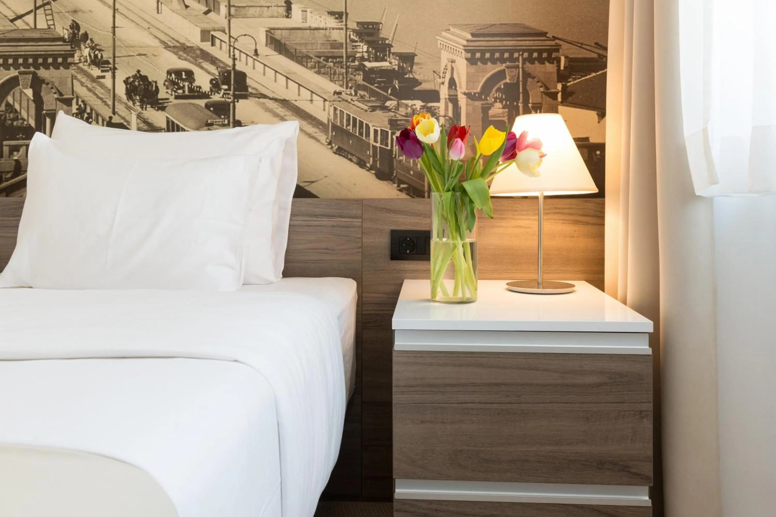 Photo of the whole room, Bed in Hotel Royal Inn