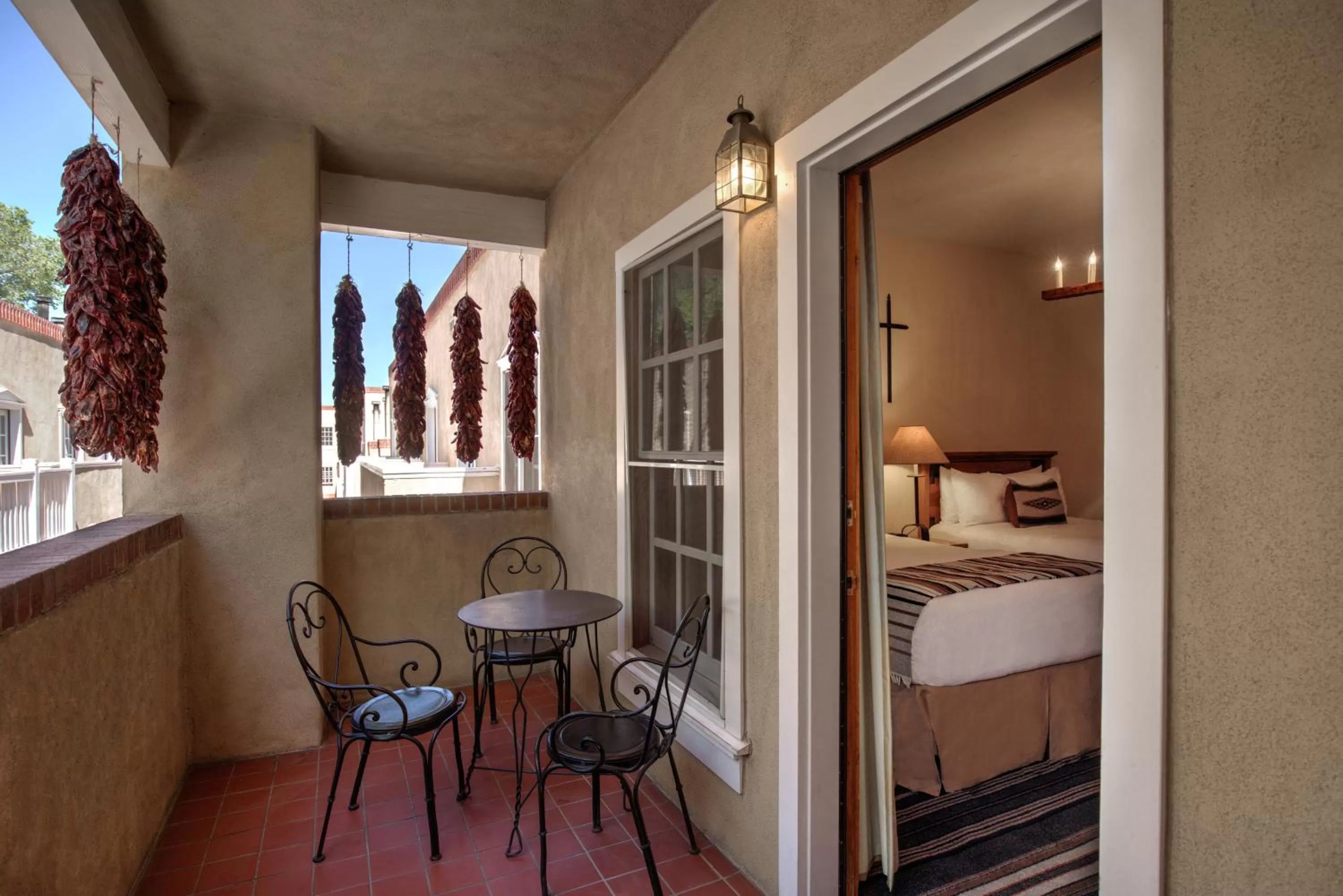 Balcony/Terrace, Bed in Hotel Chimayo de Santa Fe