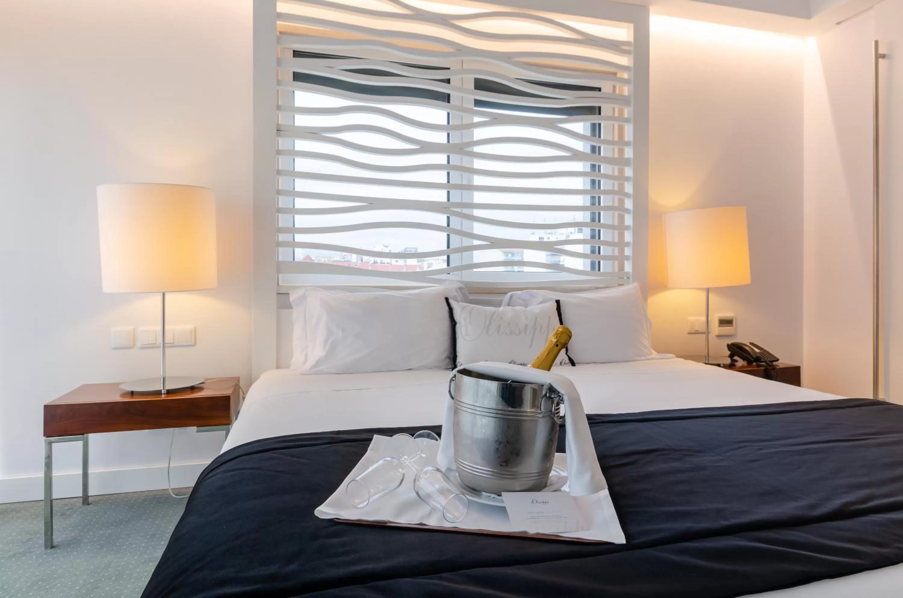 Photo of the whole room, Bed in Olissippo Saldanha