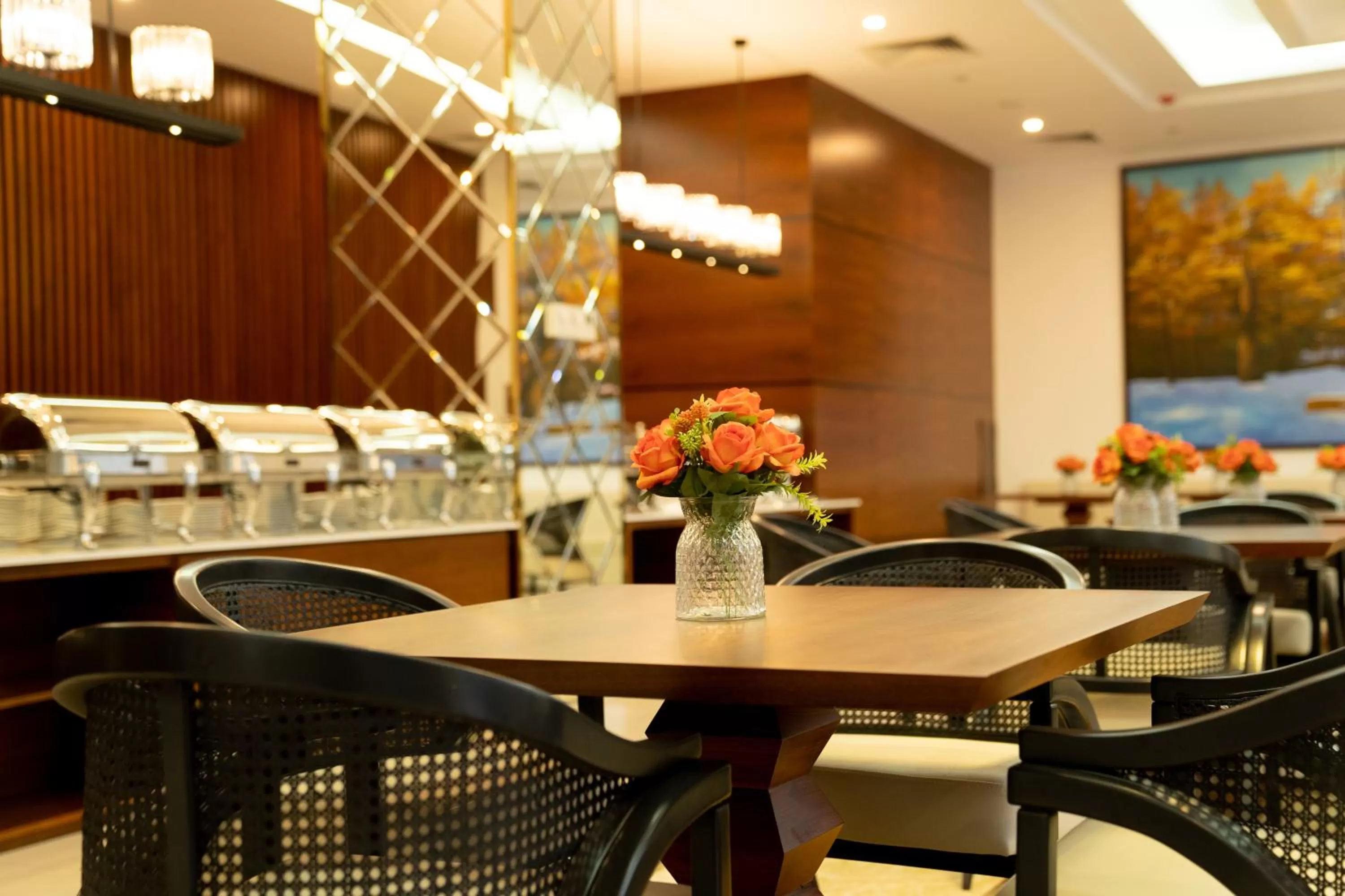 Restaurant/places to eat in MT Collection Hotel