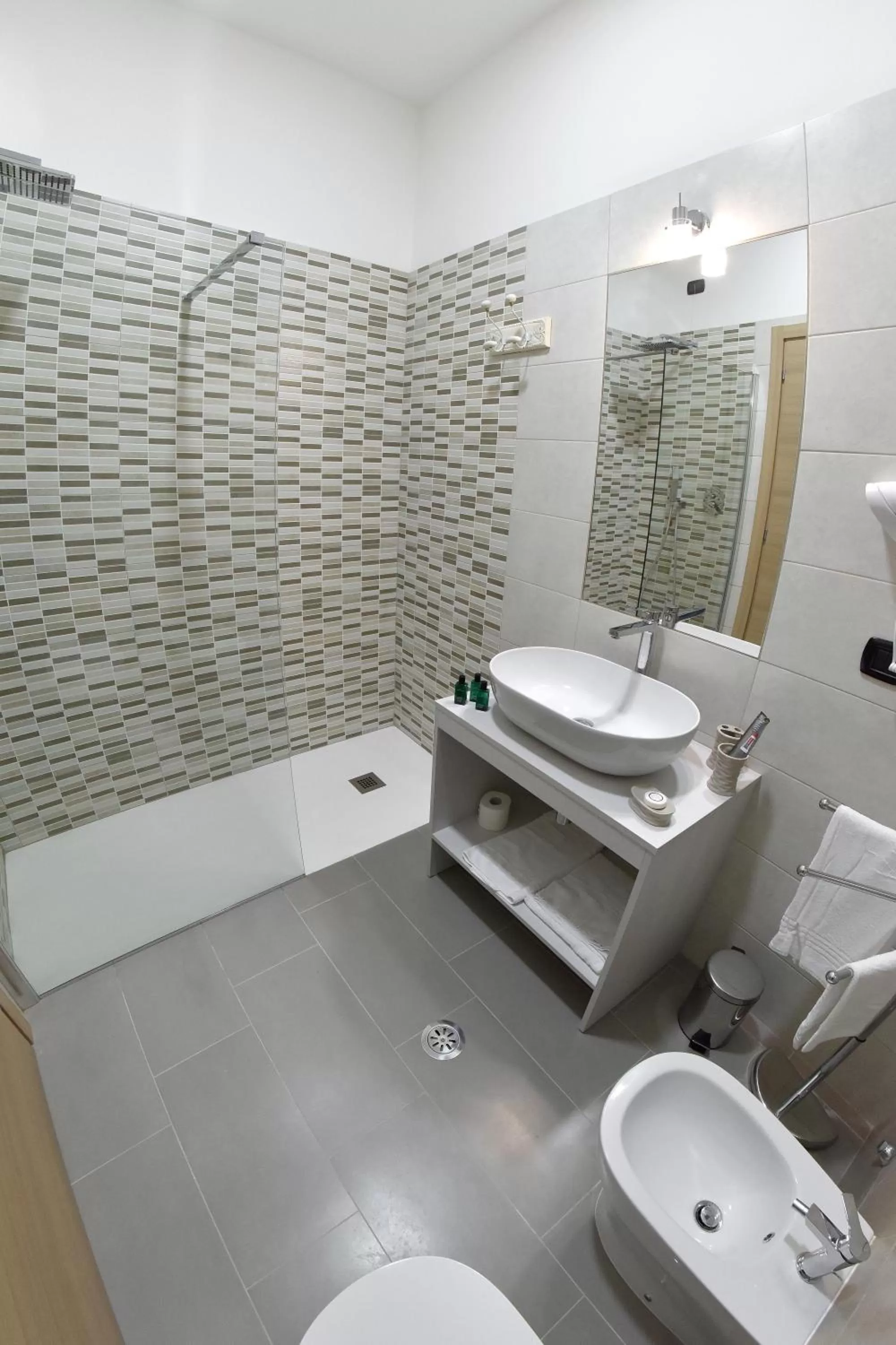 Shower in Bed And Breakfast Garibaldi54