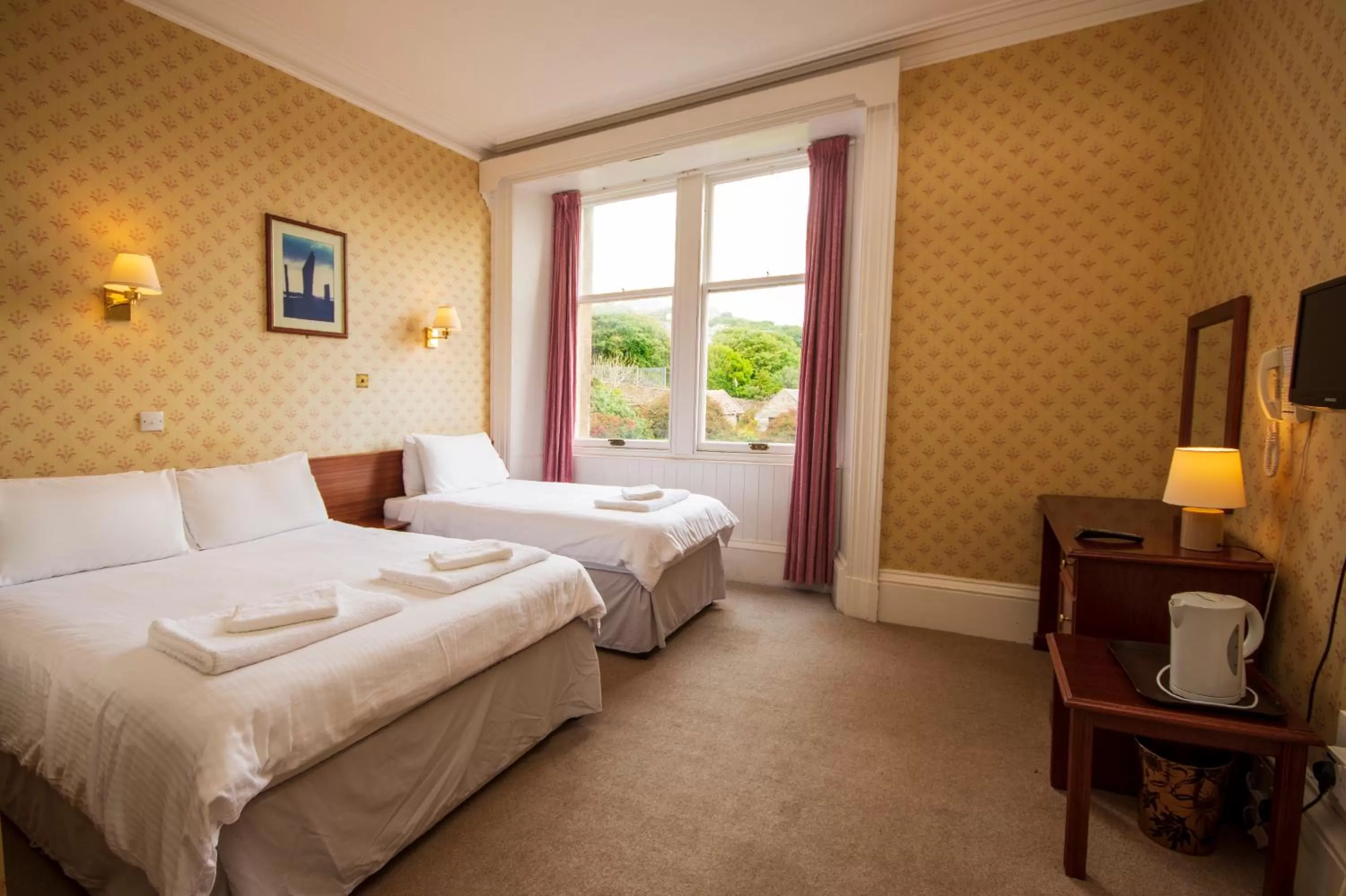 Bed in The Stromness Hotel