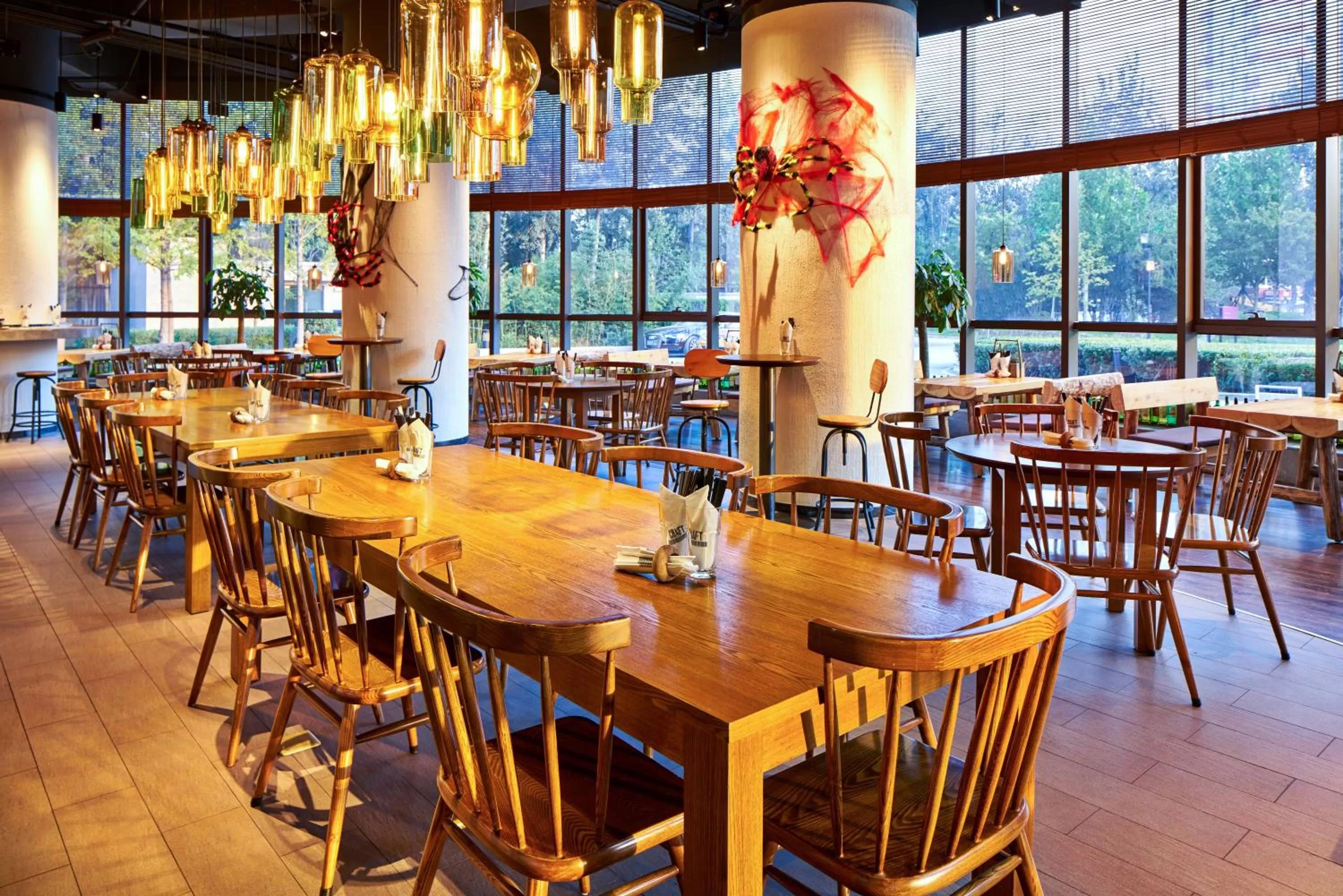 Restaurant/places to eat in Crowne Plaza Beijing Lido by IHG