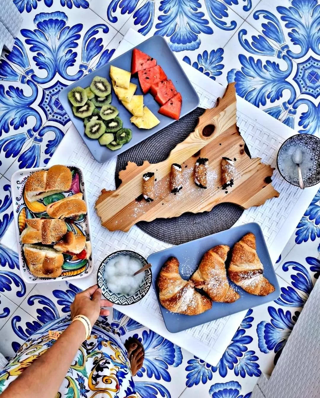 Food in Kèramos Luxury Rooms