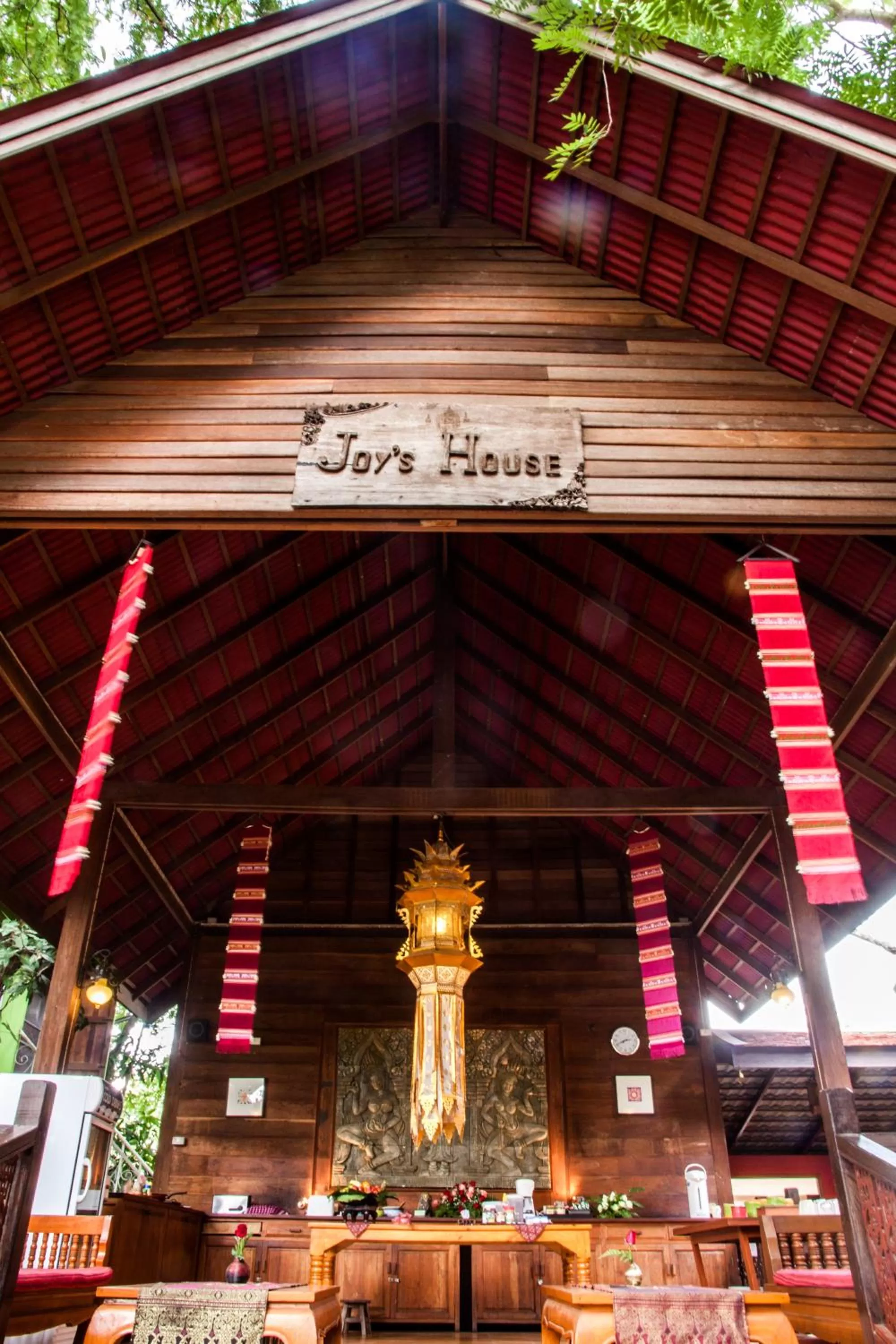 Restaurant/places to eat in Joy's House & Tour