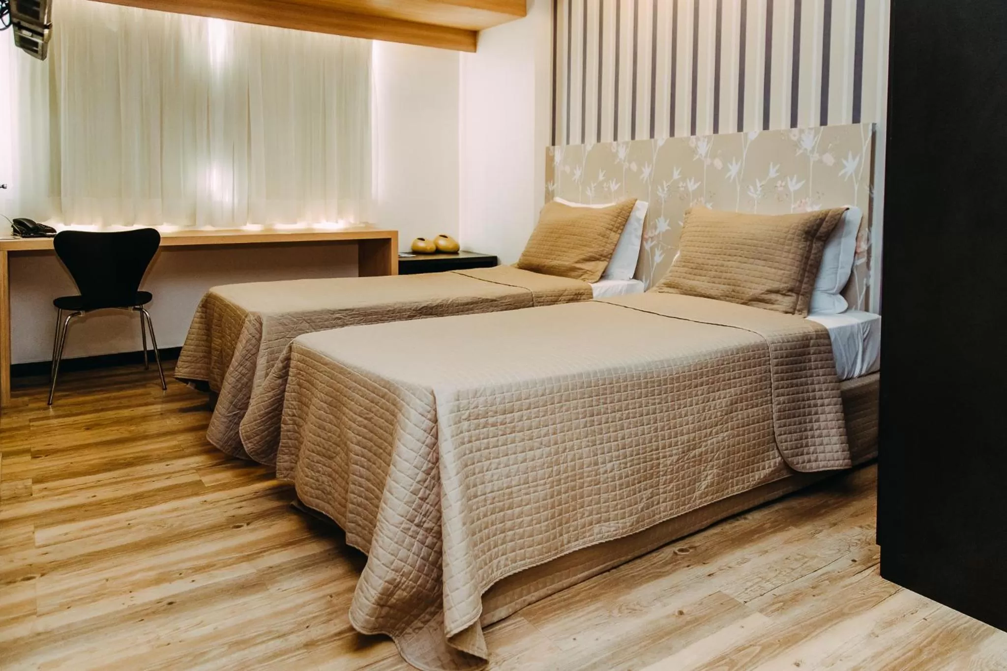 Photo of the whole room, Bed in Arrey Executive Hotel