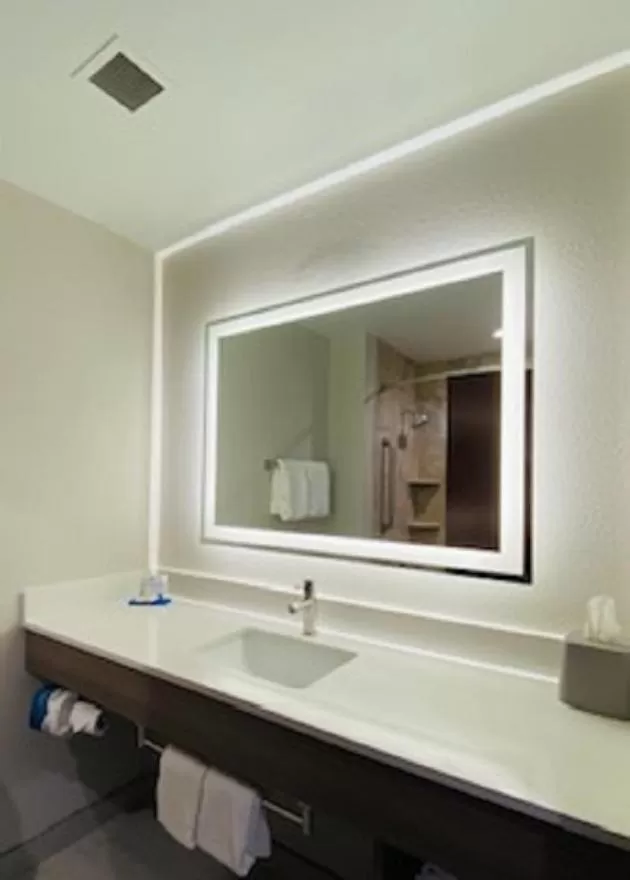 Queen Suite with Two Queen Beds and Partial Ocean View - Non-Smoking in Holiday Inn Express - Gulfport Beach, an IHG Hotel