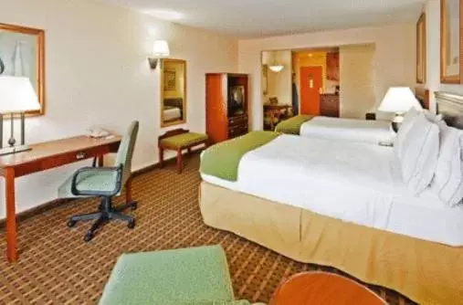 Double Room with Two Double Beds in Holiday Inn Express Hotel & Suites Meridian, an IHG Hotel Double Room with Two Double Beds in Holiday Inn Express Hotel & Suites Meridian, an IHG Hotel