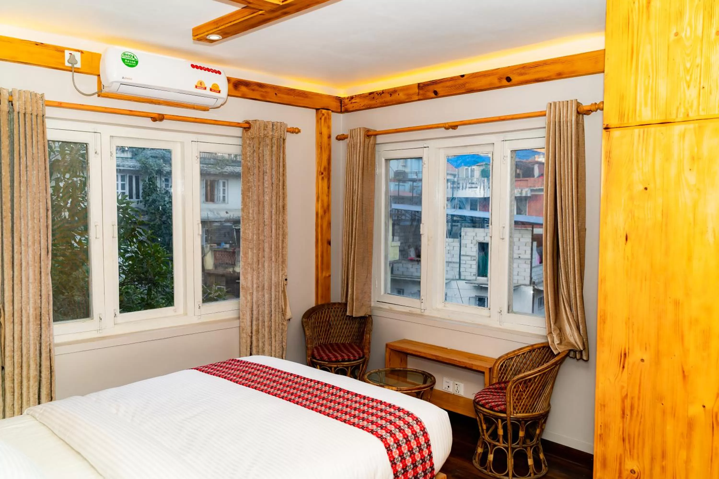 Photo of the whole room in Silu Homes by Hostmandu