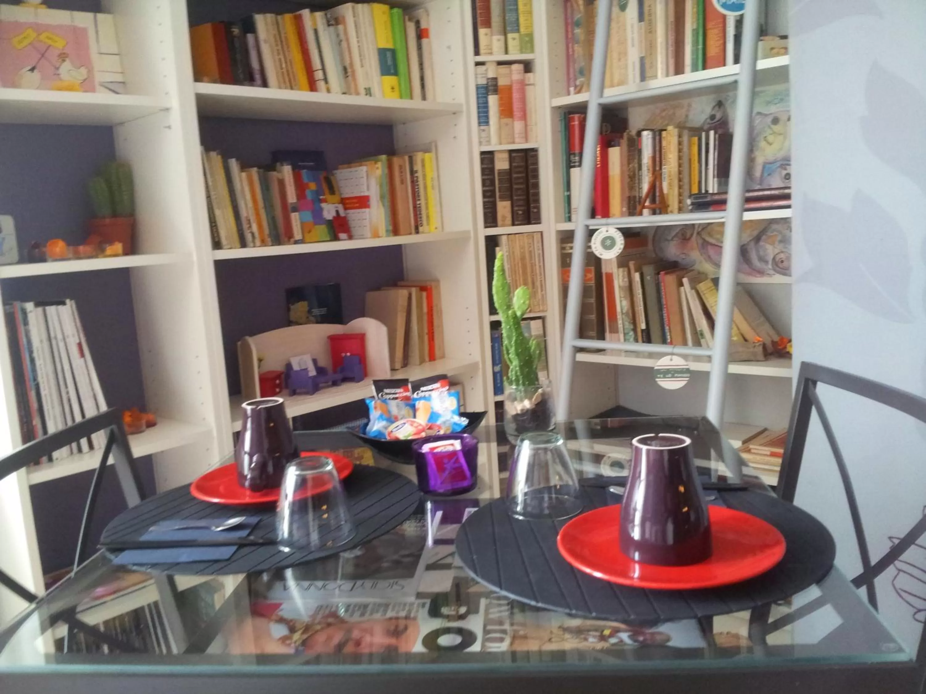 Library in B&B Montecarlo