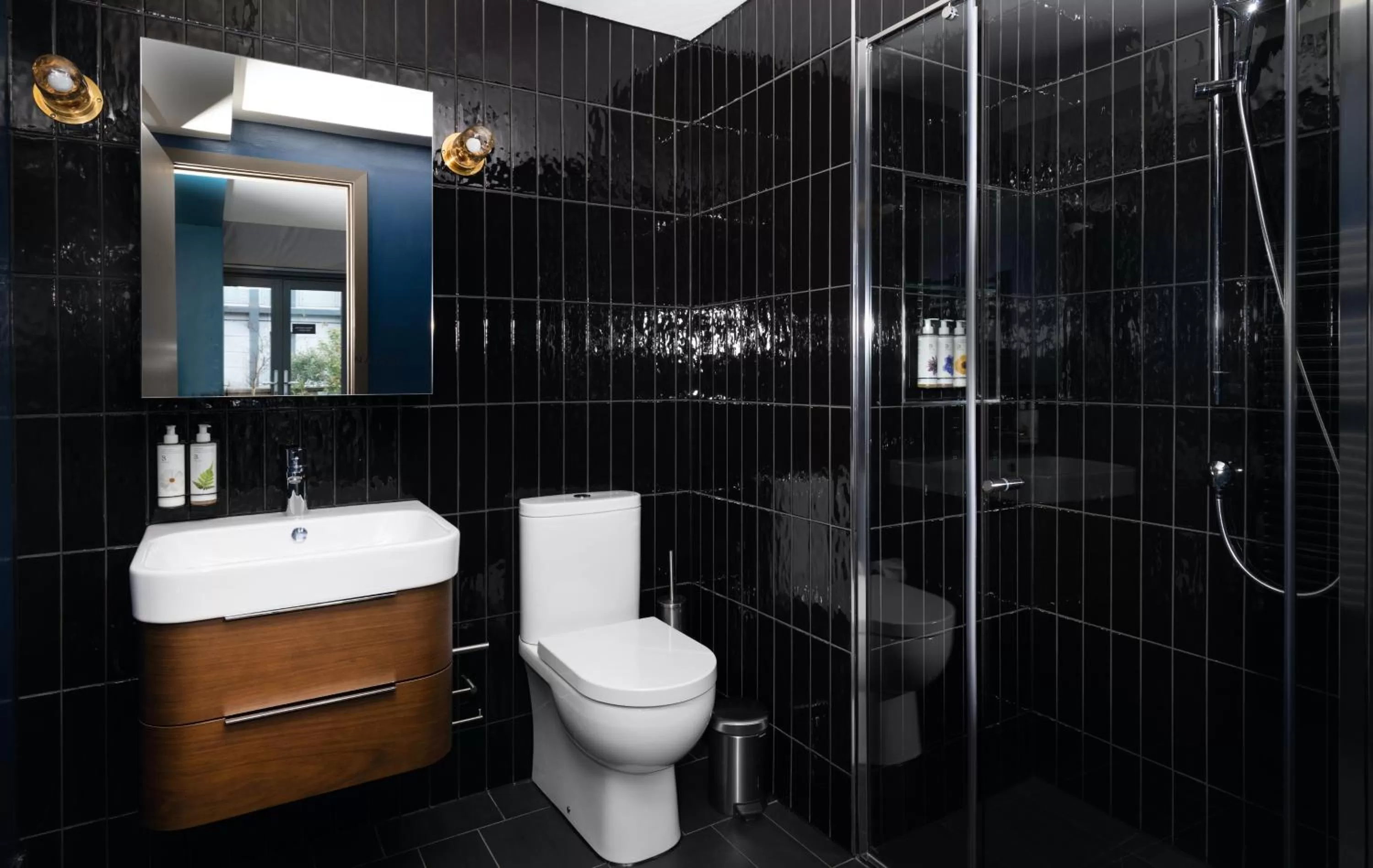 Shower in Native Manchester