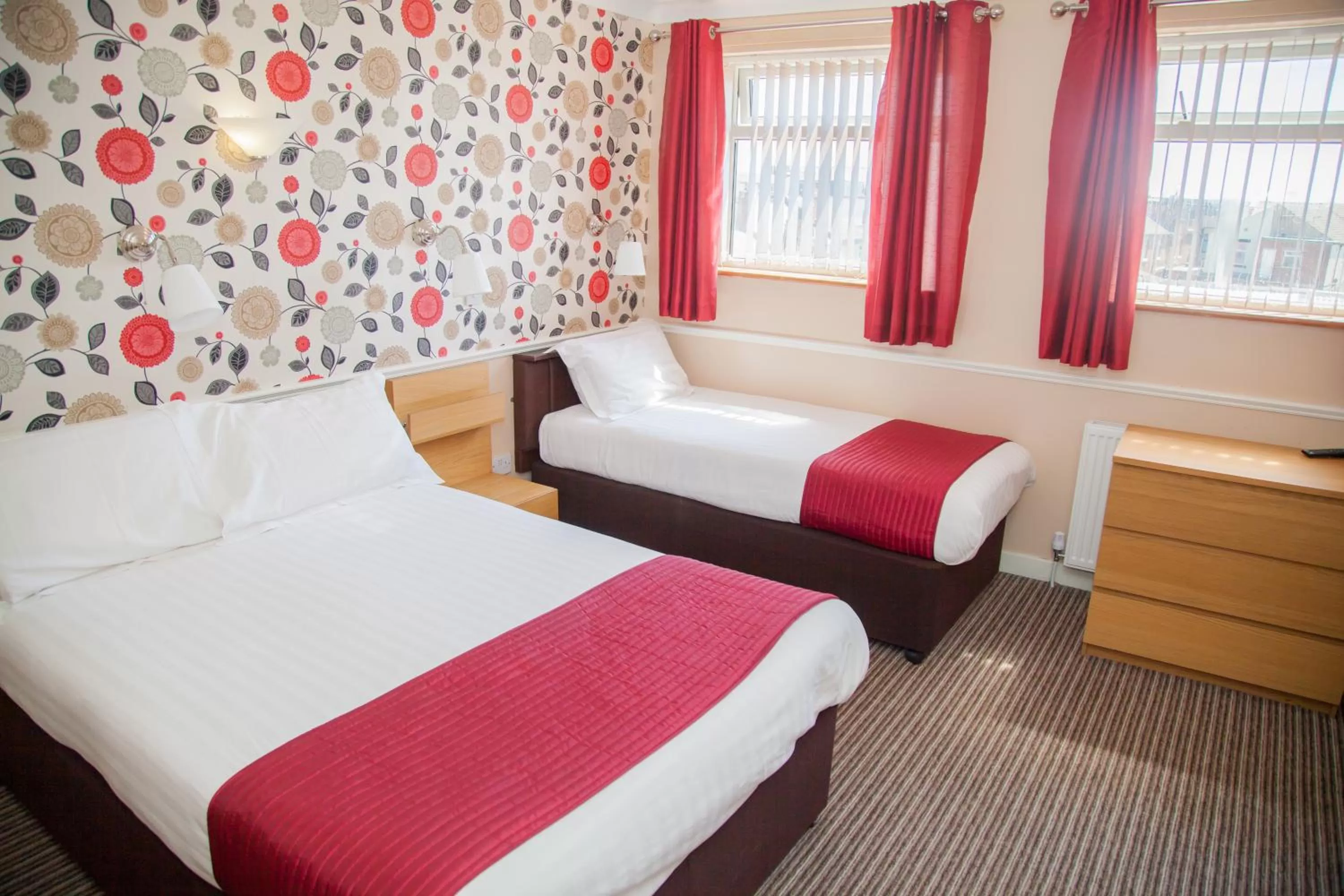 Bedroom, Bed in The Lawton