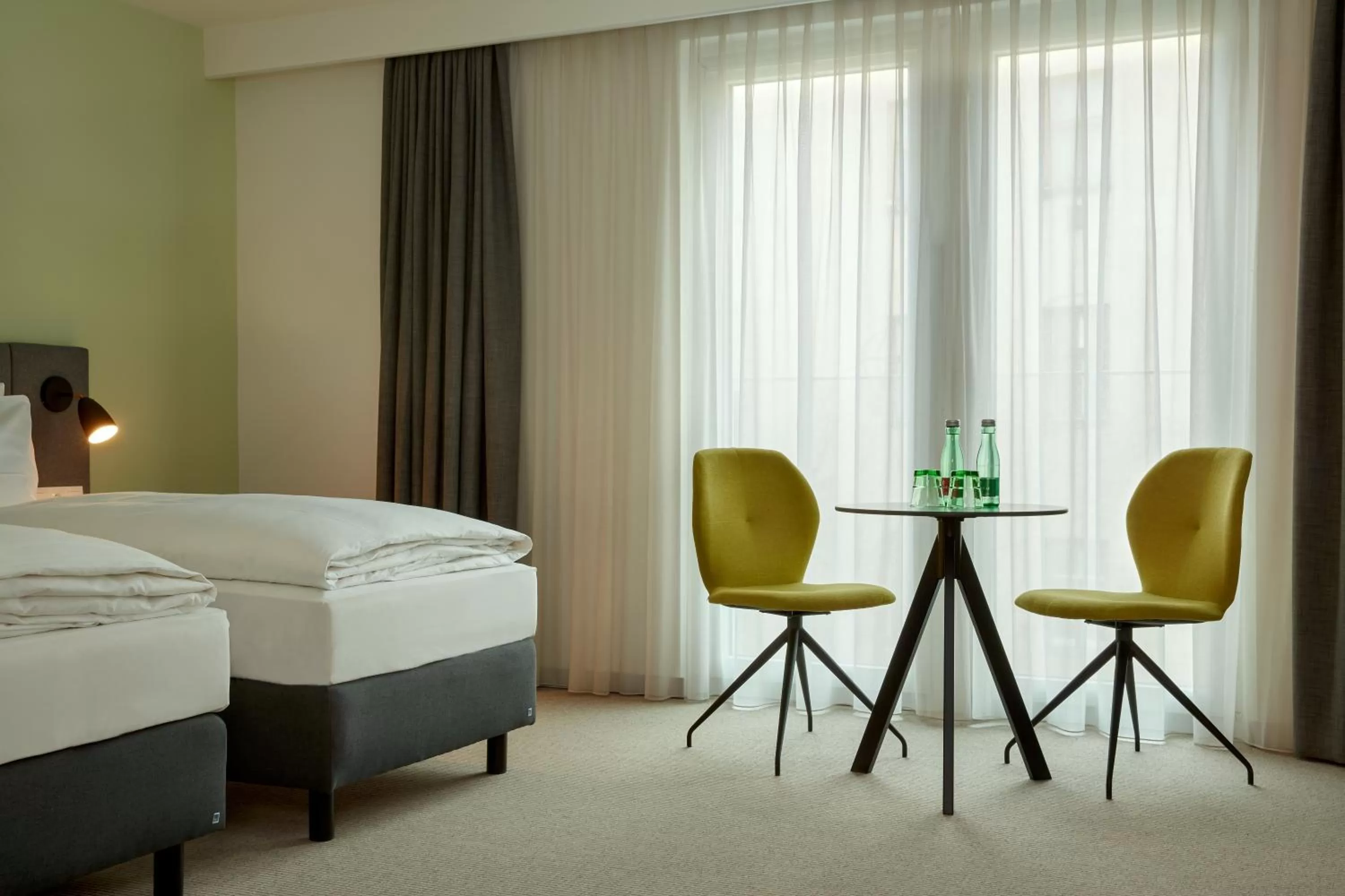 Photo of the whole room, Bed in H+ Hotel Wien