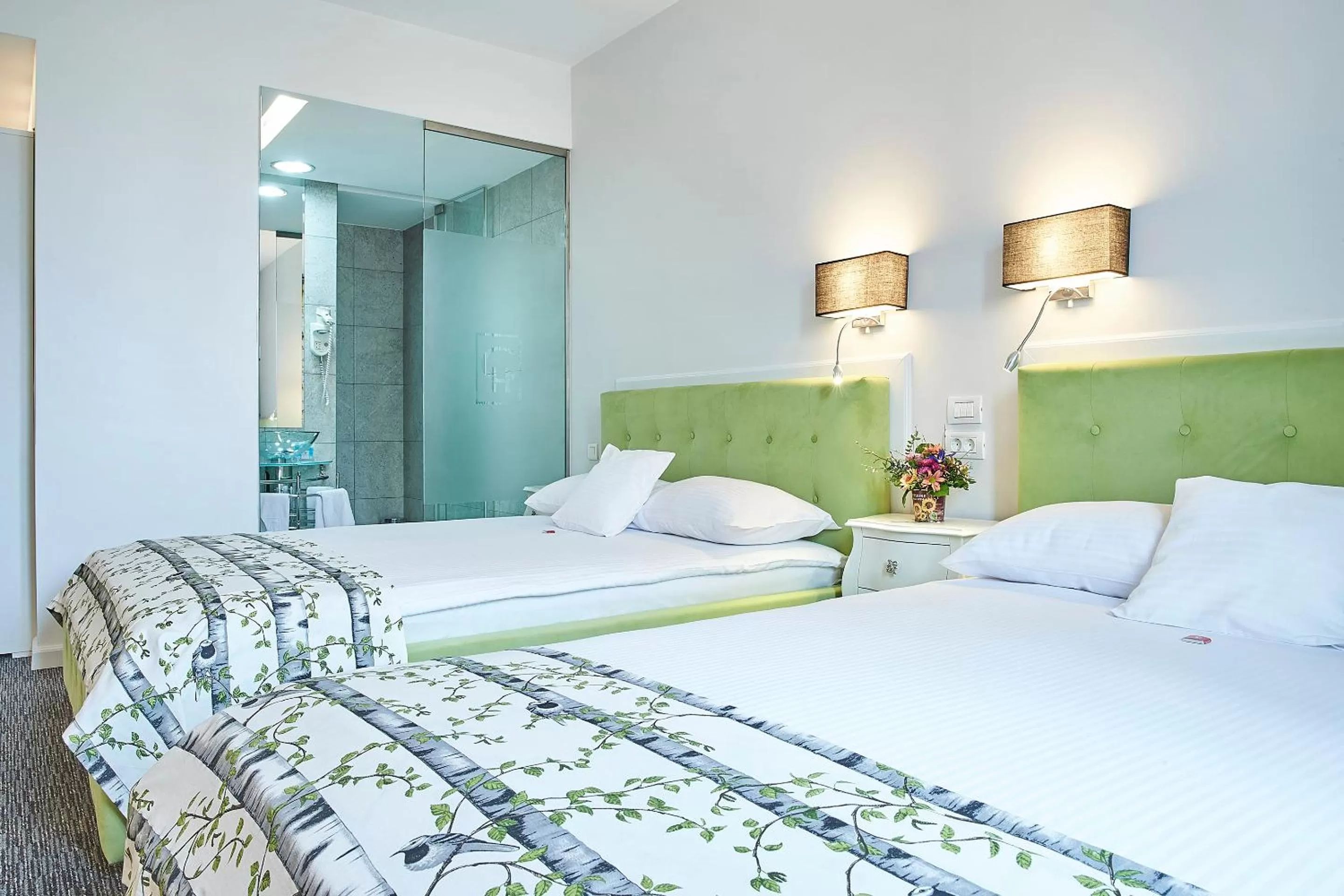 Bathroom, Bed in Continental Forum Sibiu