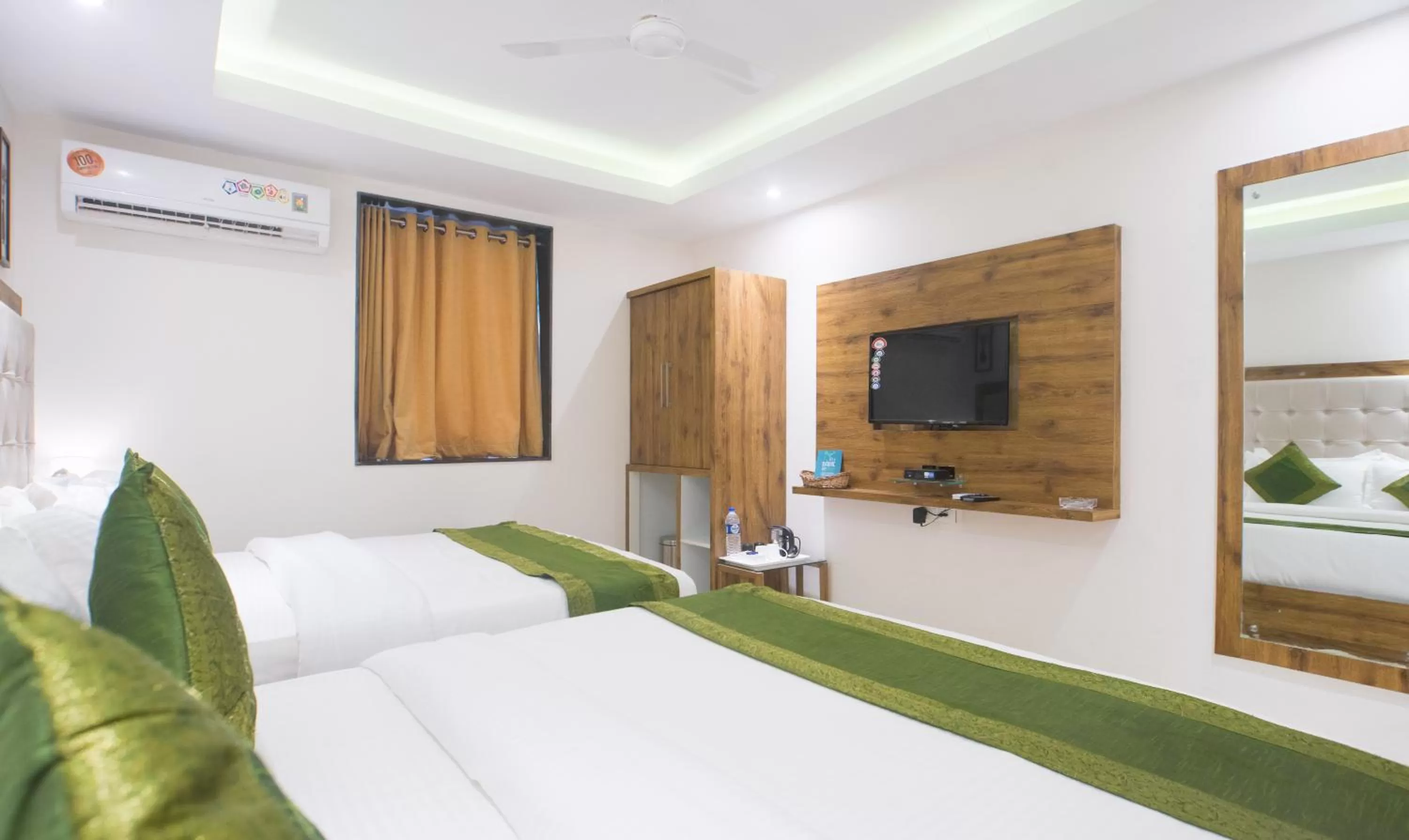 Bed in Treebo Amber International