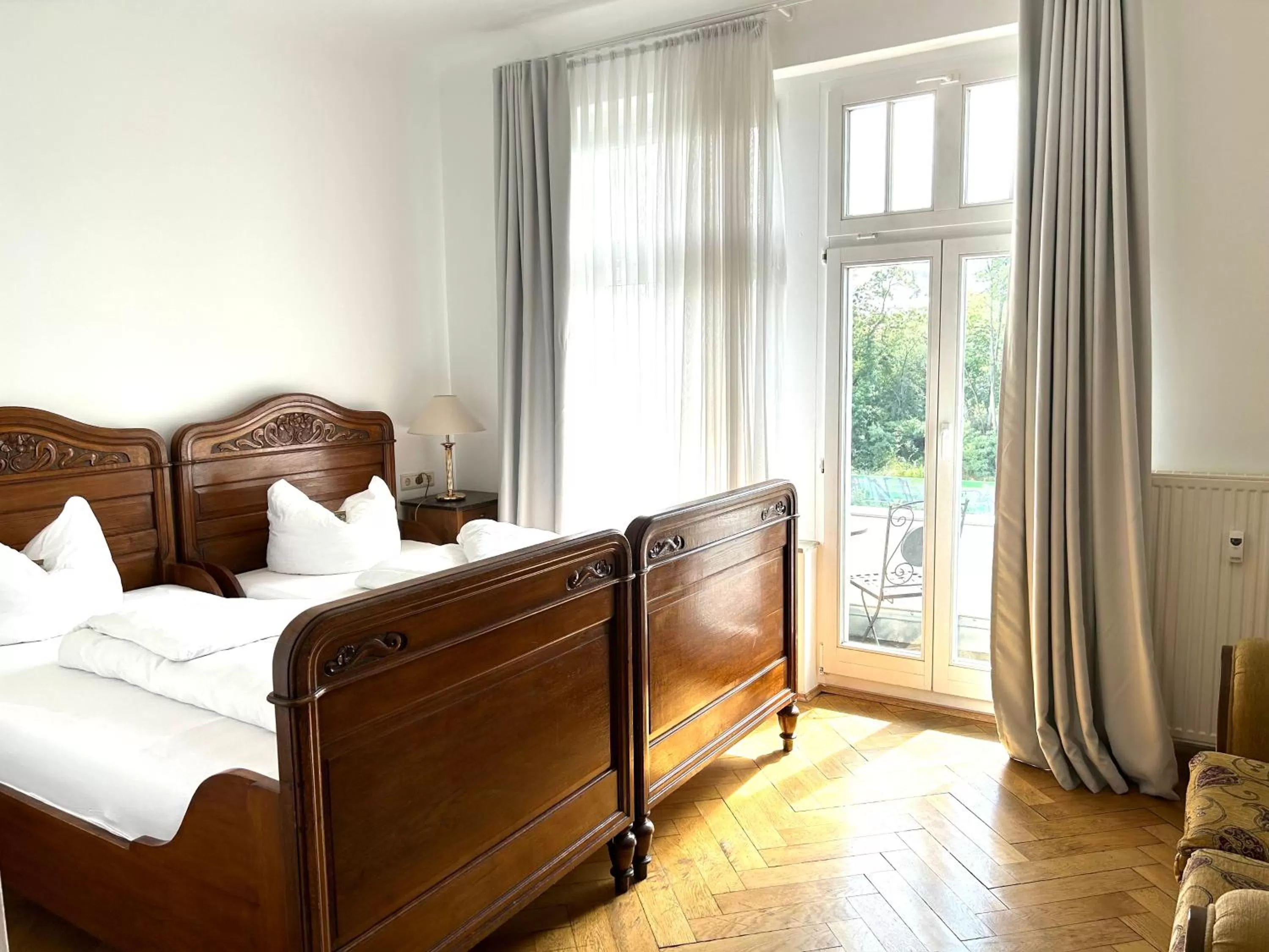 Photo of the whole room, Bed in Jahrhunderthotel Leipzig