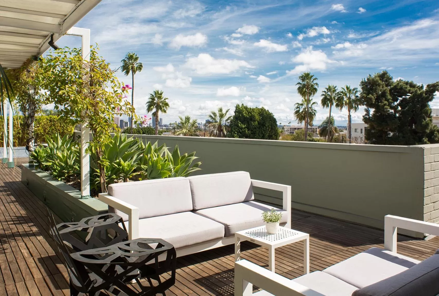 Patio in Avalon Hotel Beverly Hills, a Member of Design Hotels