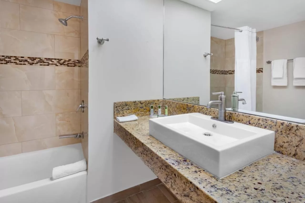 Days Inn by Wyndham Piedras Negras