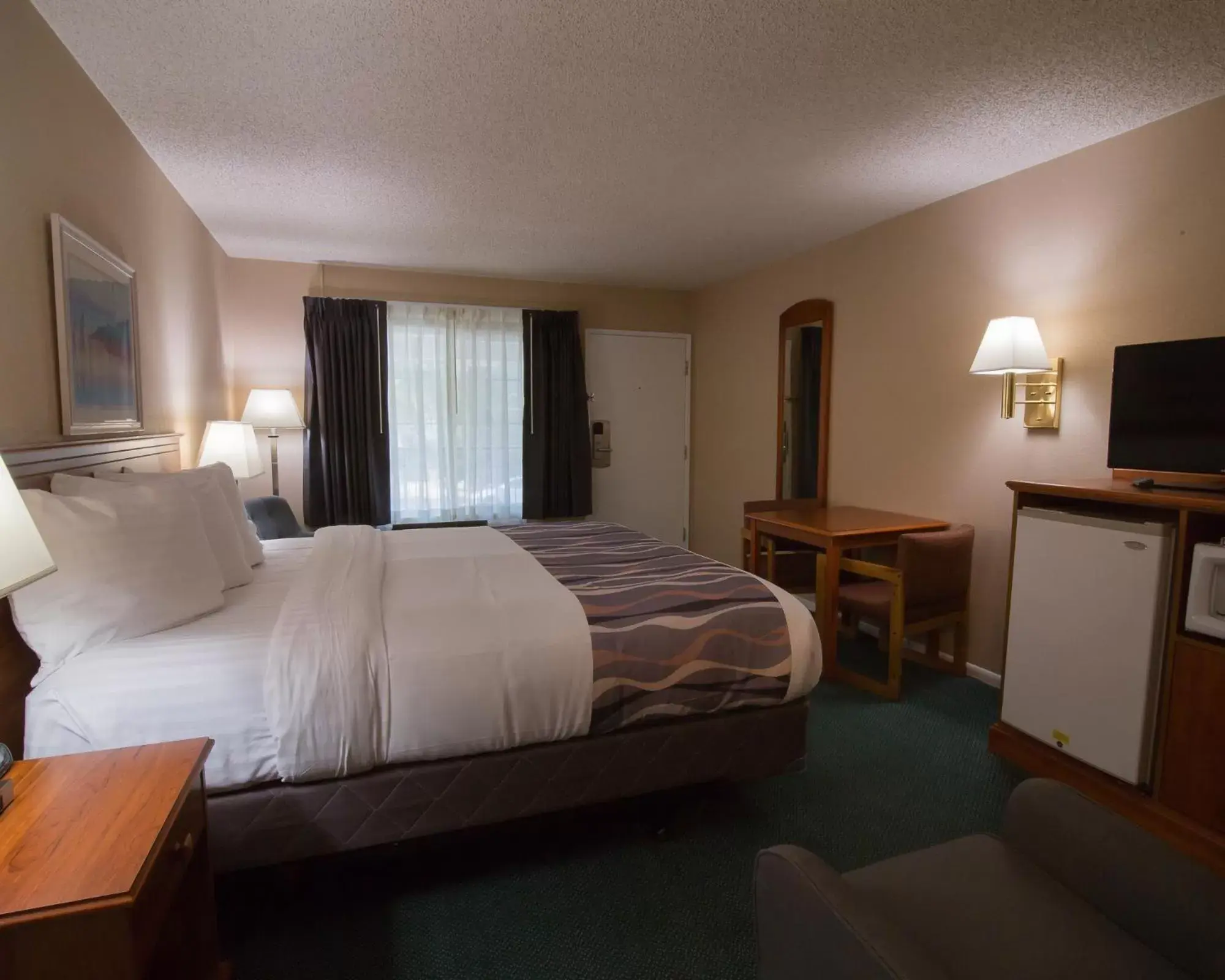 Family Suite in Dunsmuir Inn & Suites Dunsmuir Family Suite in Dunsmuir Inn & Suites Dunsmuir
