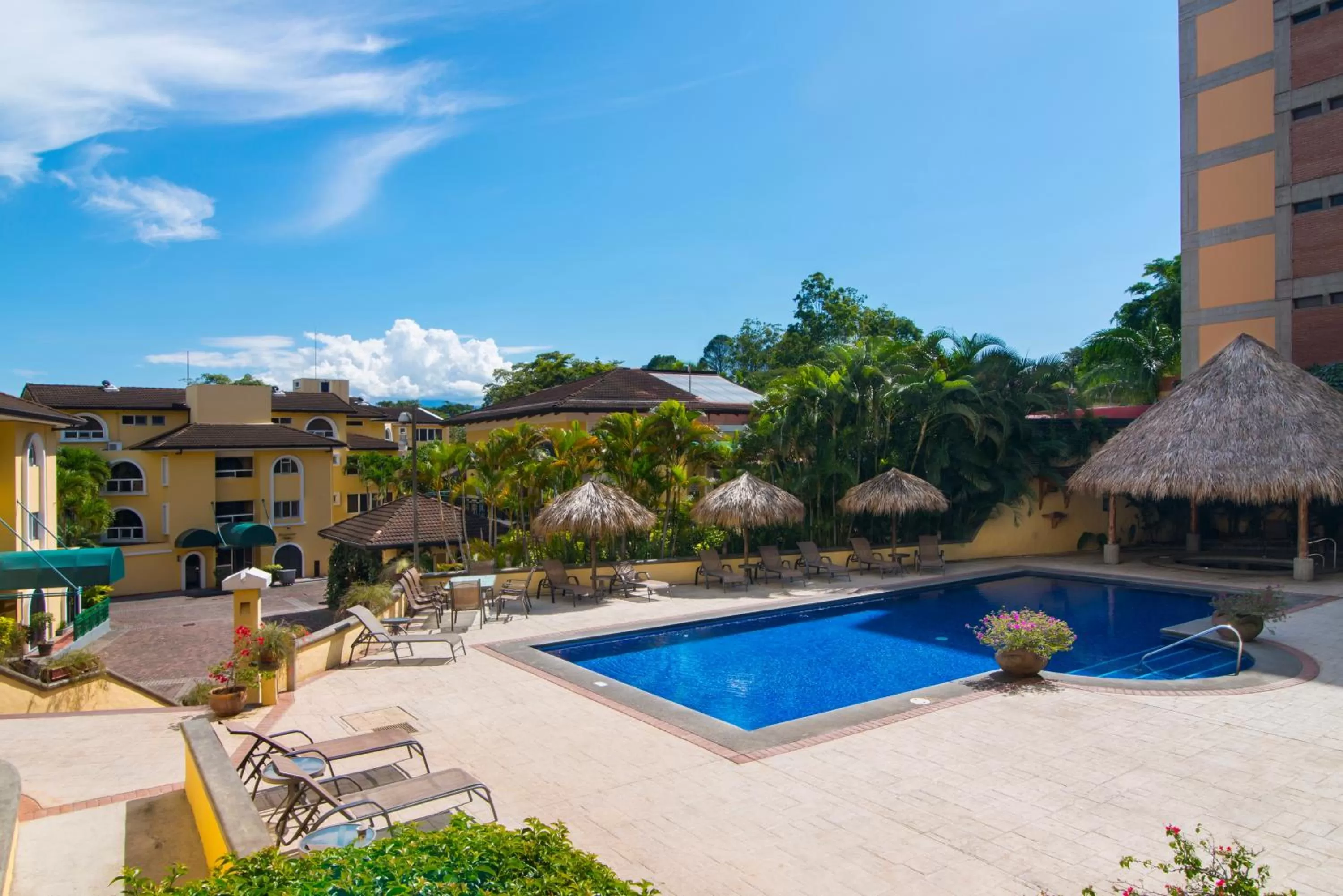 Swimming pool in Apartotel & Suites Villas del Rio