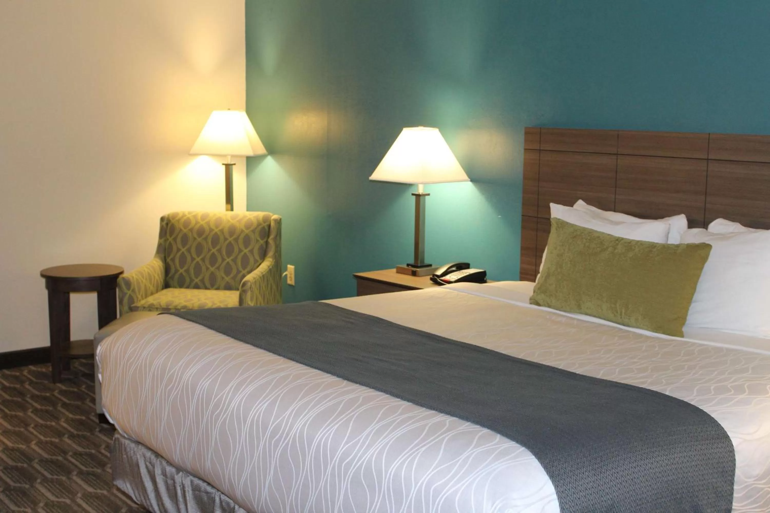 King Suite - Disability Access in Best Western Plus Yadkin Valley Inn & Suites