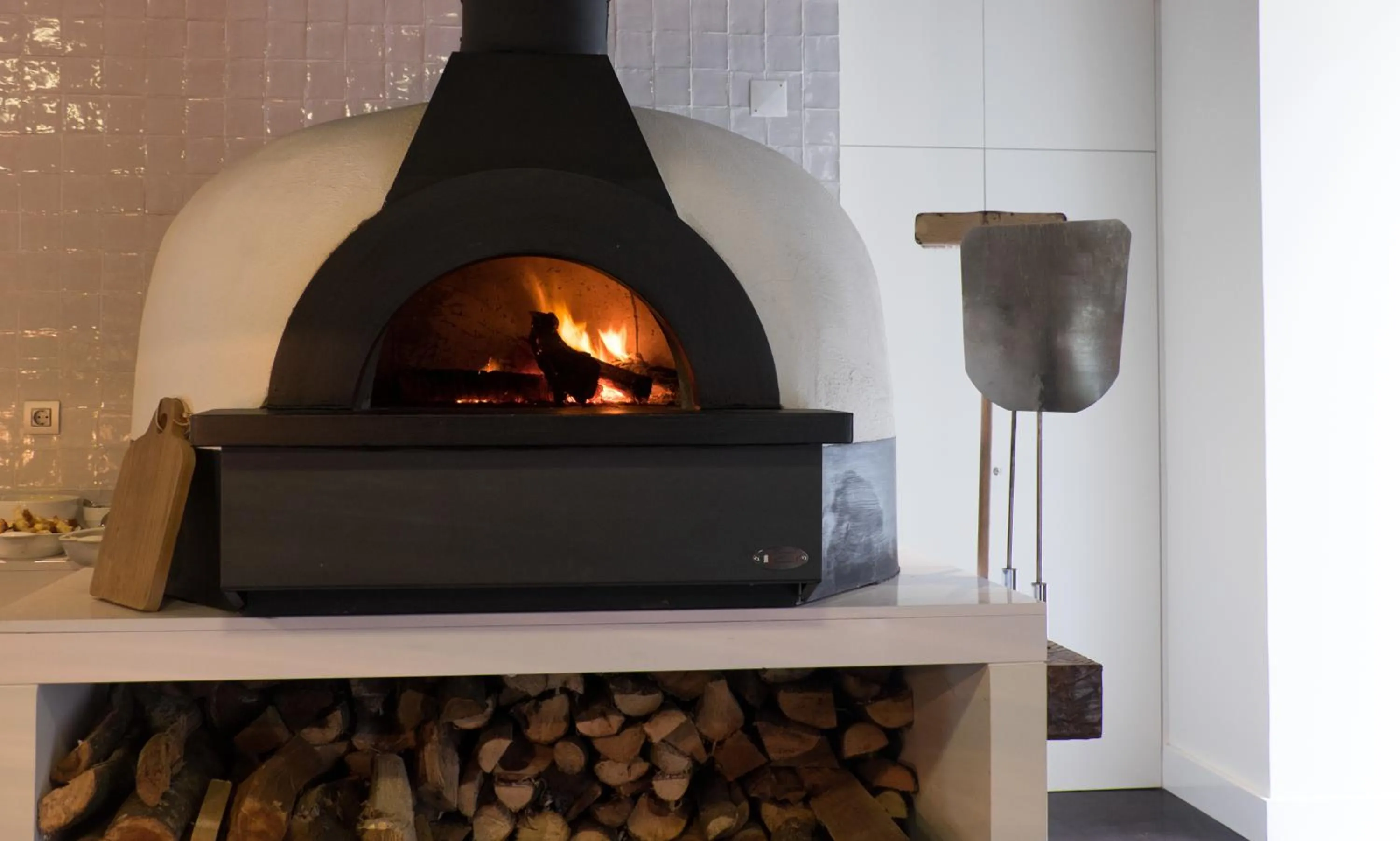 Lounge or bar, TV/Entertainment Center in Furnas Boutique Hotel - Thermal & Spa