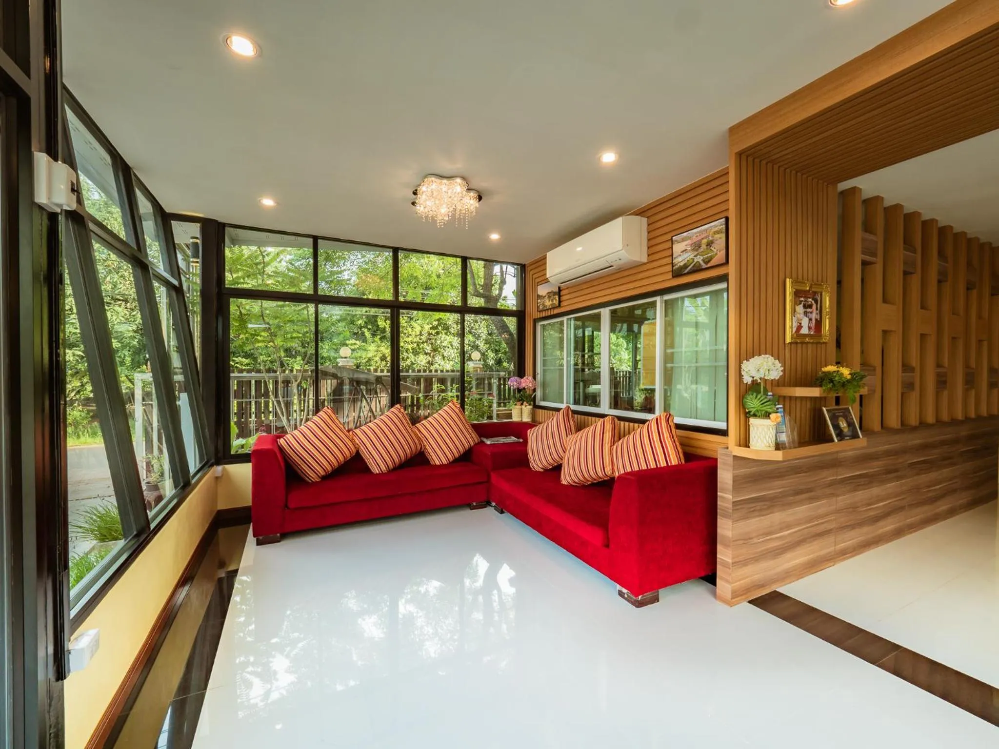 Lobby or reception in AU Place Hotel