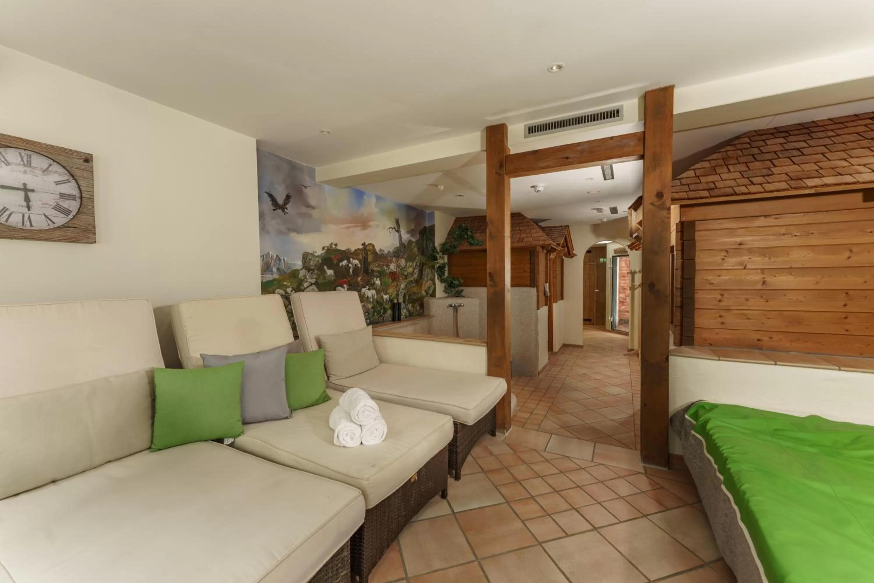 Sauna, Bed in Naturhotel Lärchenhof