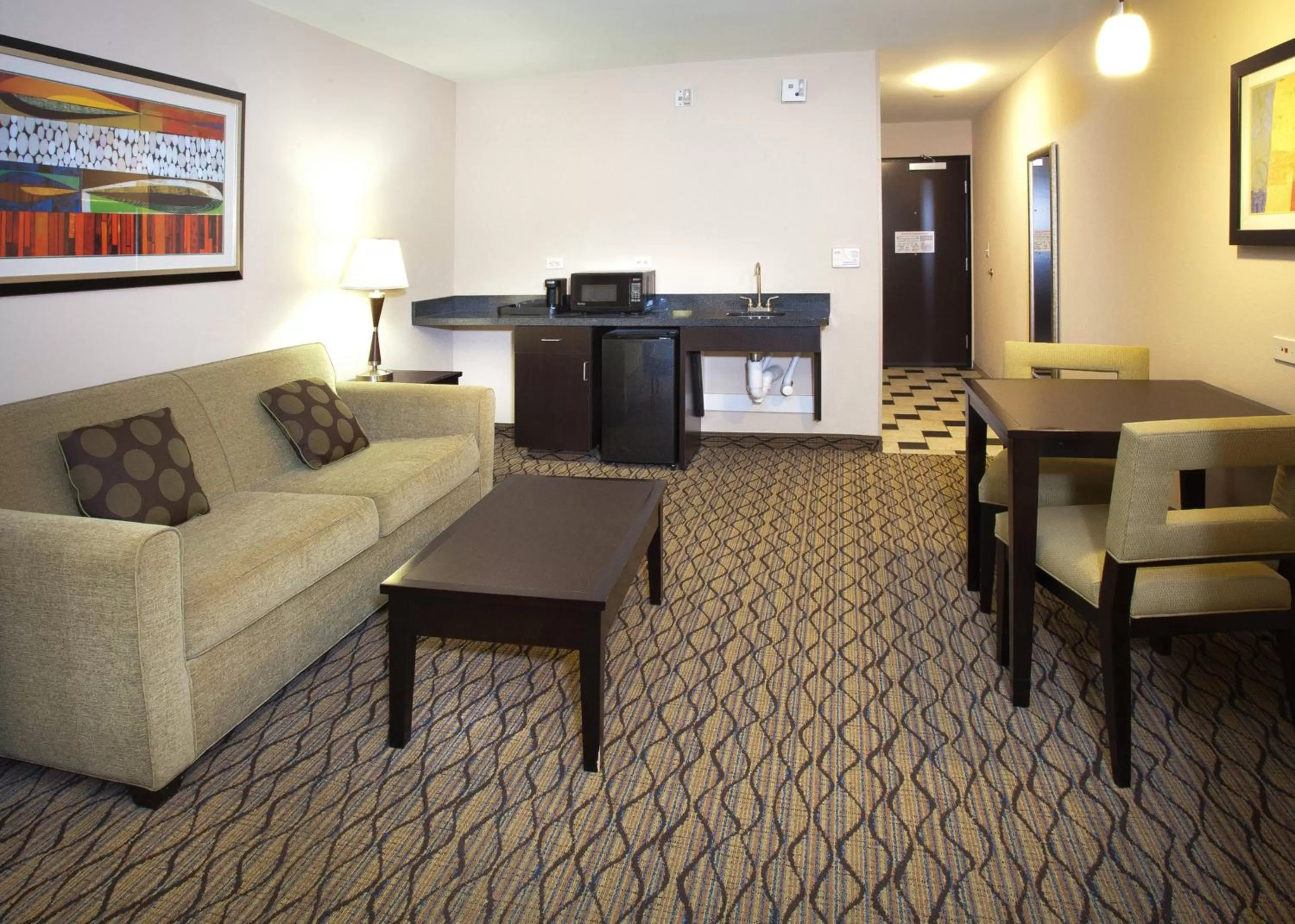 Queen Suite in Holiday Inn Express Tulsa South Bixby by IHG