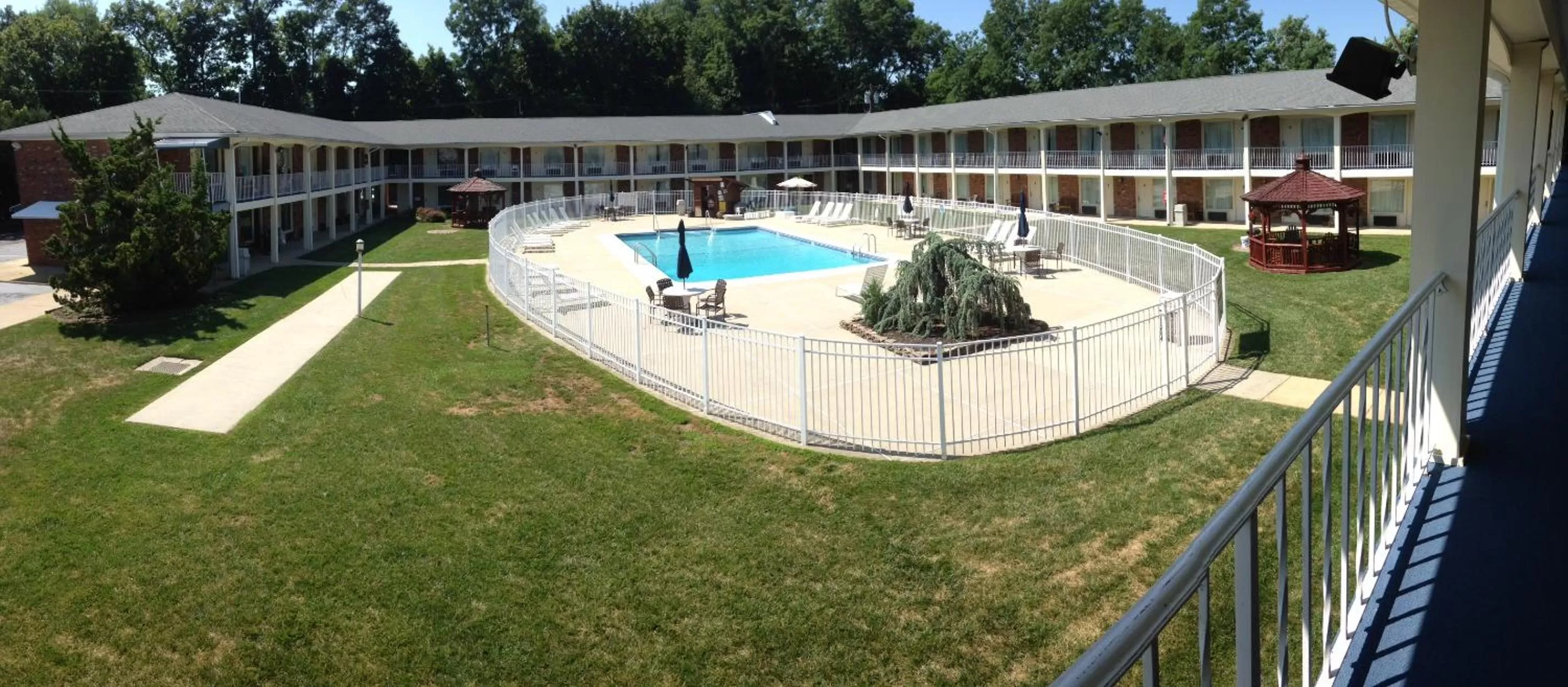 Day in Crystal Inn Eatontown