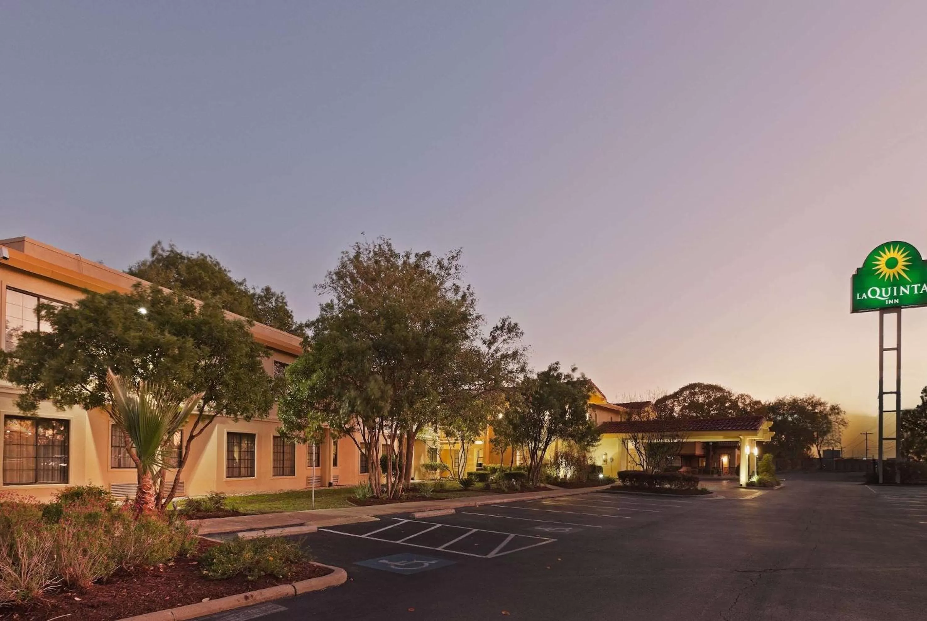 Property building in La Quinta Inn by Wyndham Austin Oltorf